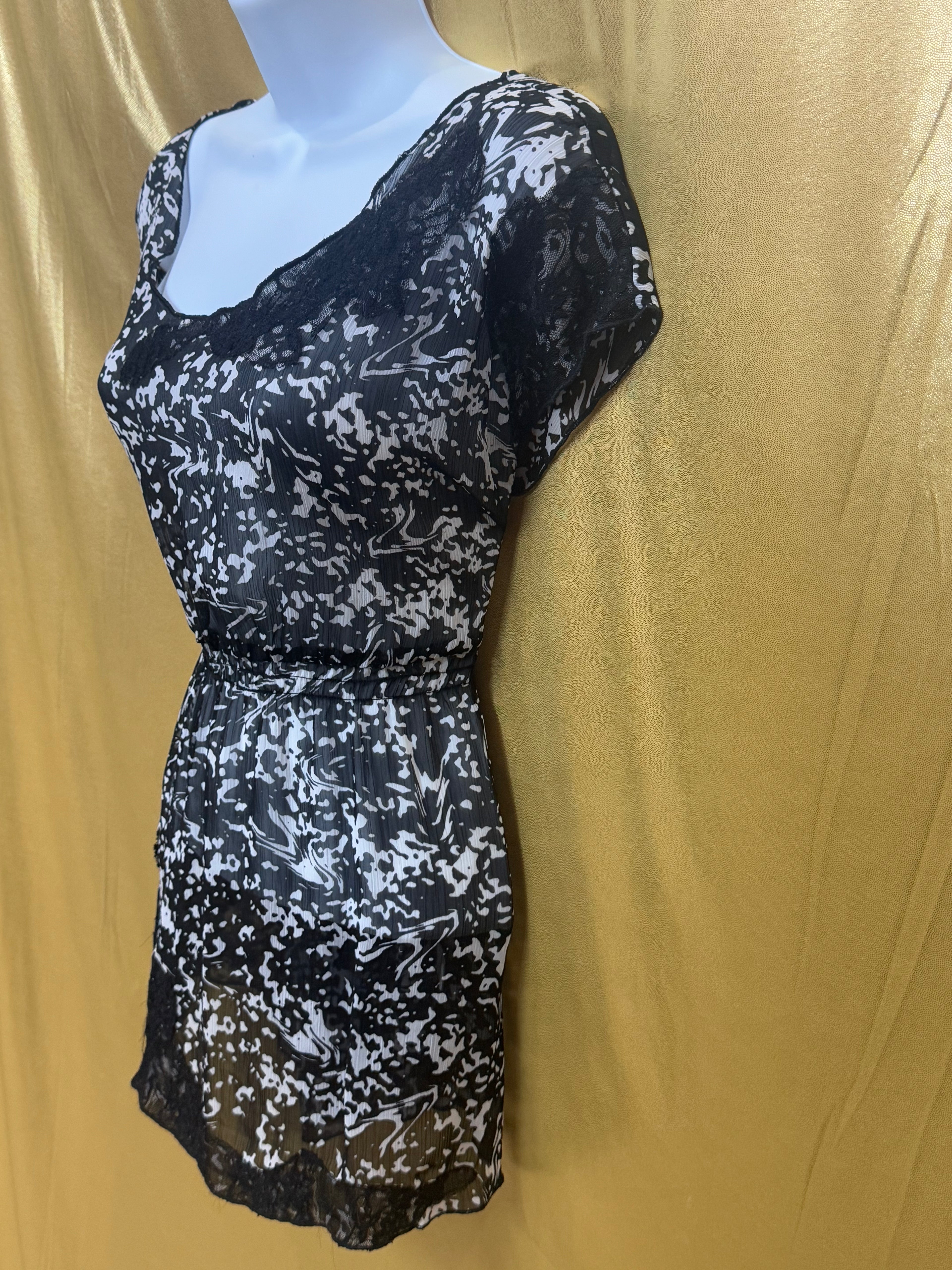 Cato Sheer Black & White Abstract Lace Trim Tunic Top Size Medium