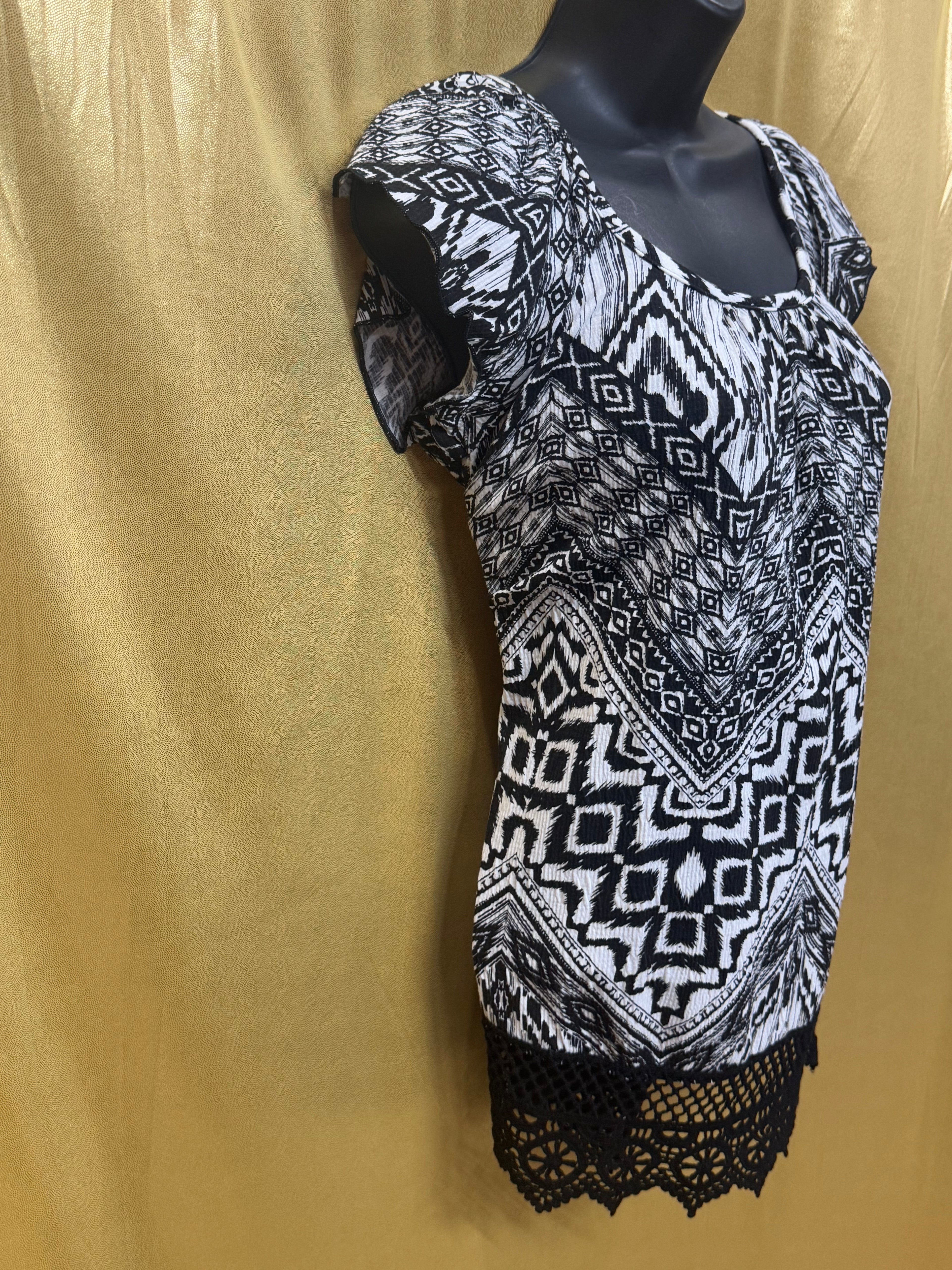 French Laundry Geometric Print Crochet Hem Tunic Top - Size M NWT