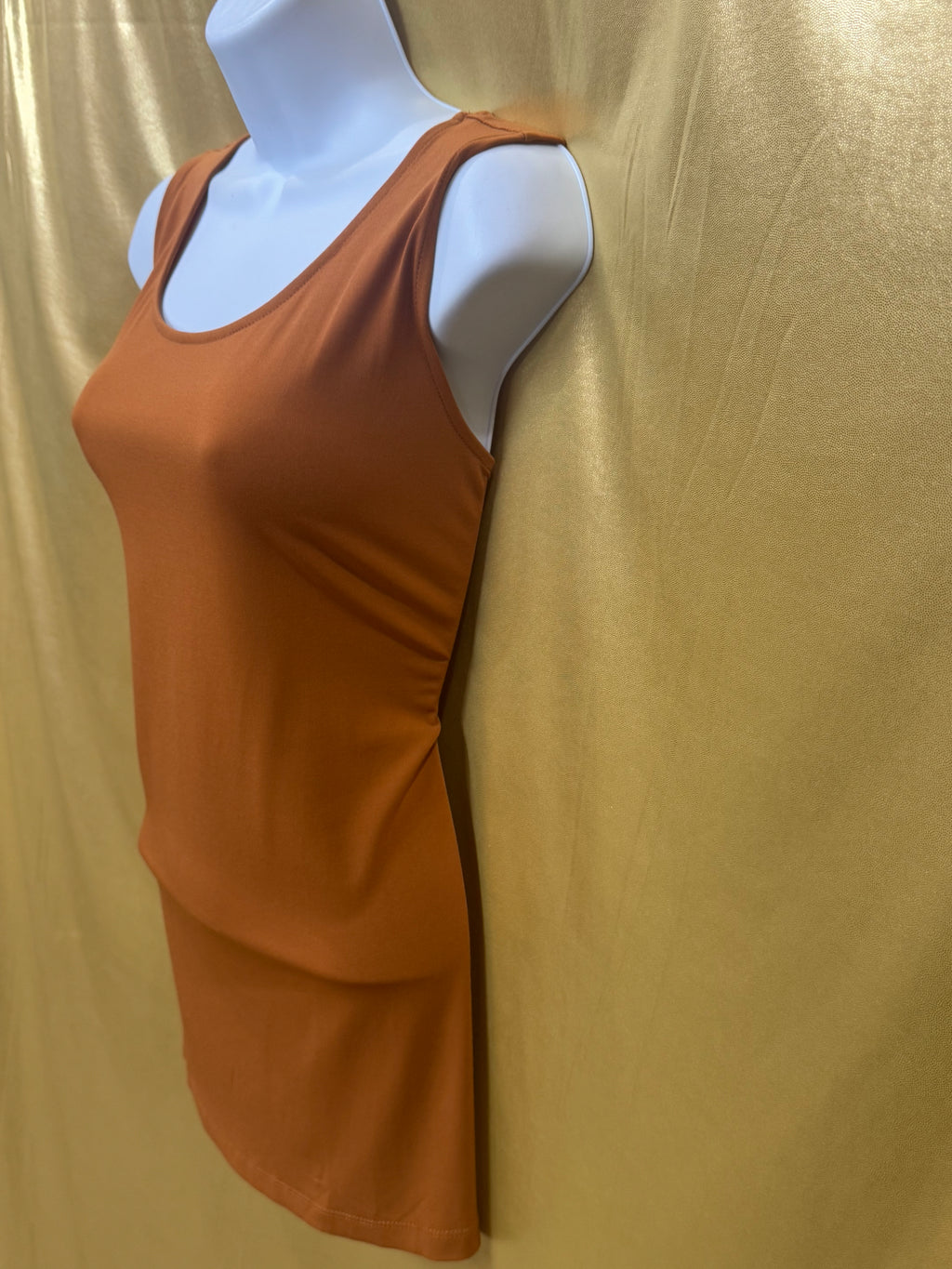 Susan Graver Liquid Knit Tank Top Size M Burnt Orange Scoop Neck Side Slits
