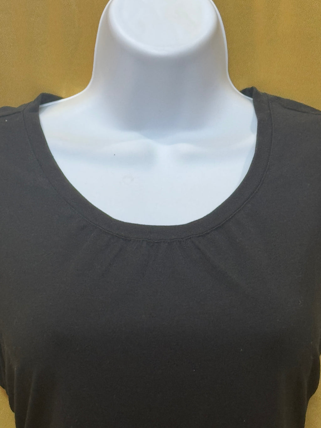L.L. Bean Black Sleeveless Tank Top Size M Tencel Spandex Blend Shirred Scoop Neck
