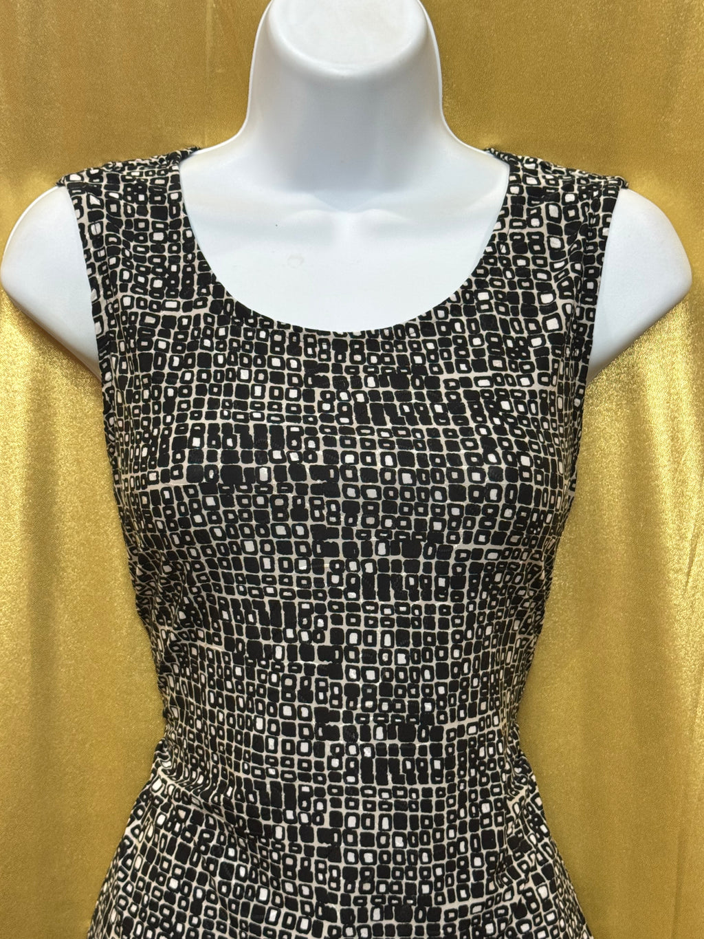JM Collection Geometric Square Print Sleeveless Scoop Neck Top — Size Small