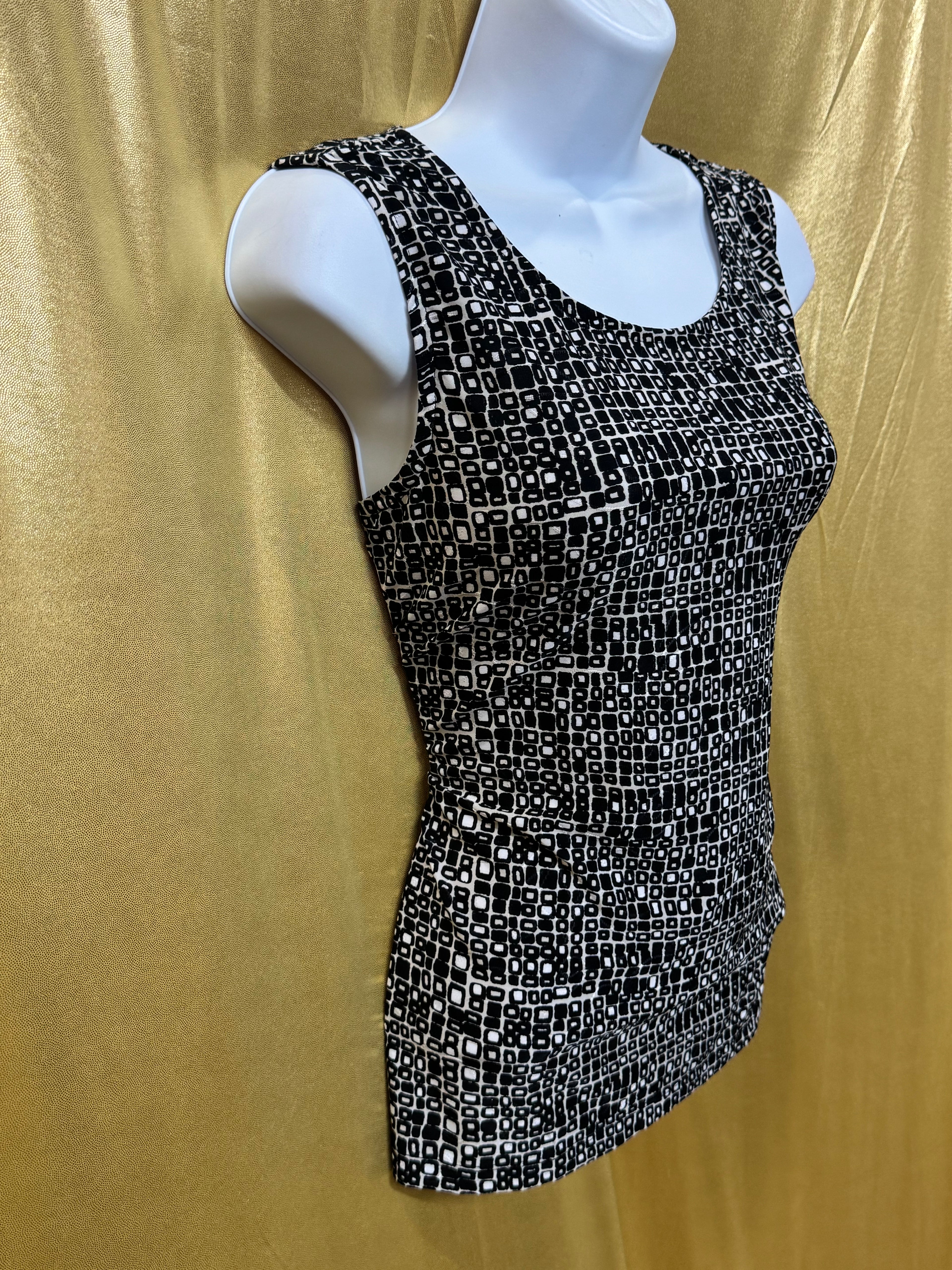 JM Collection Geometric Square Print Sleeveless Scoop Neck Top — Size Small