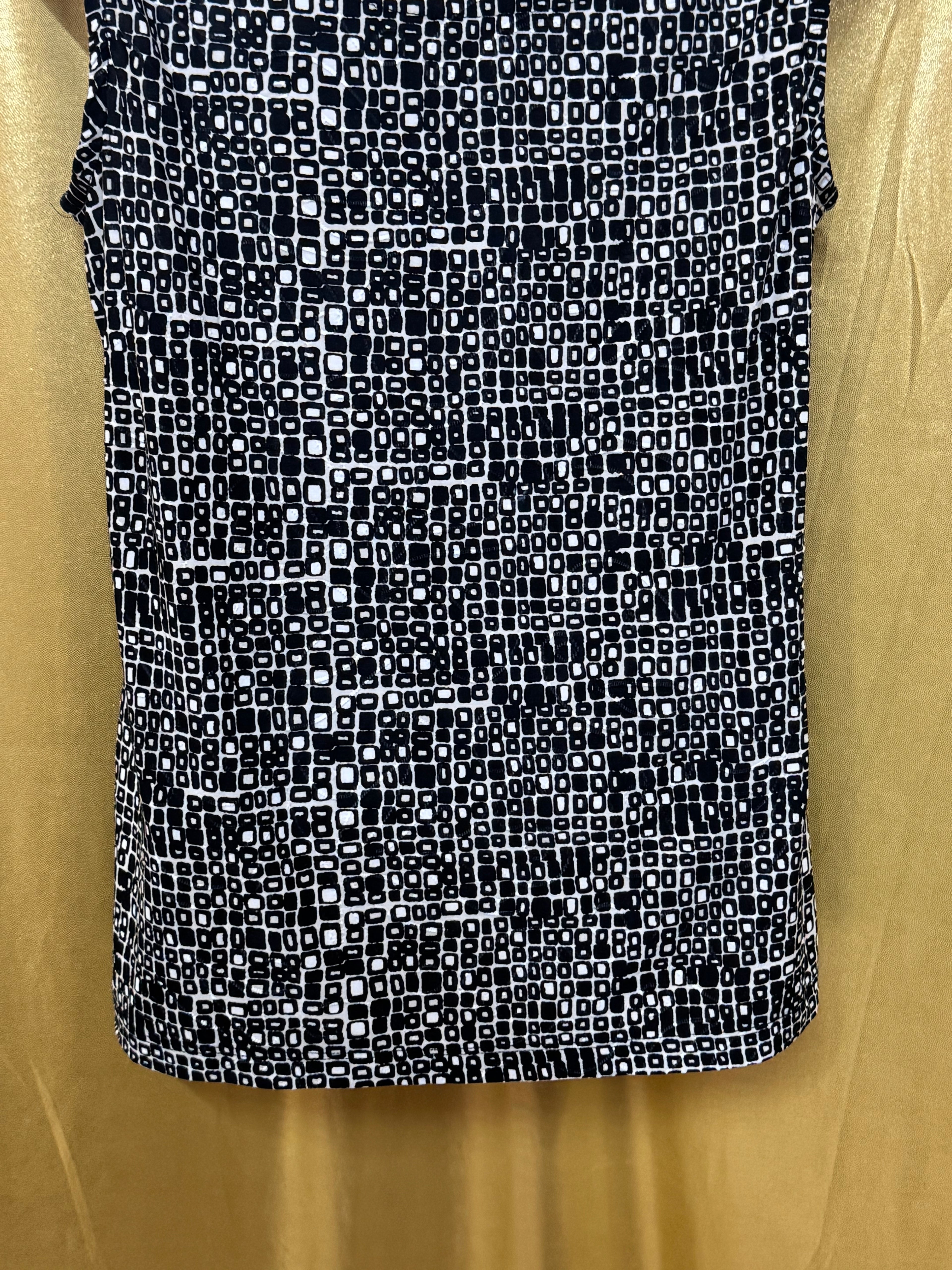 JM Collection Geometric Square Print Sleeveless Scoop Neck Top — Size Small