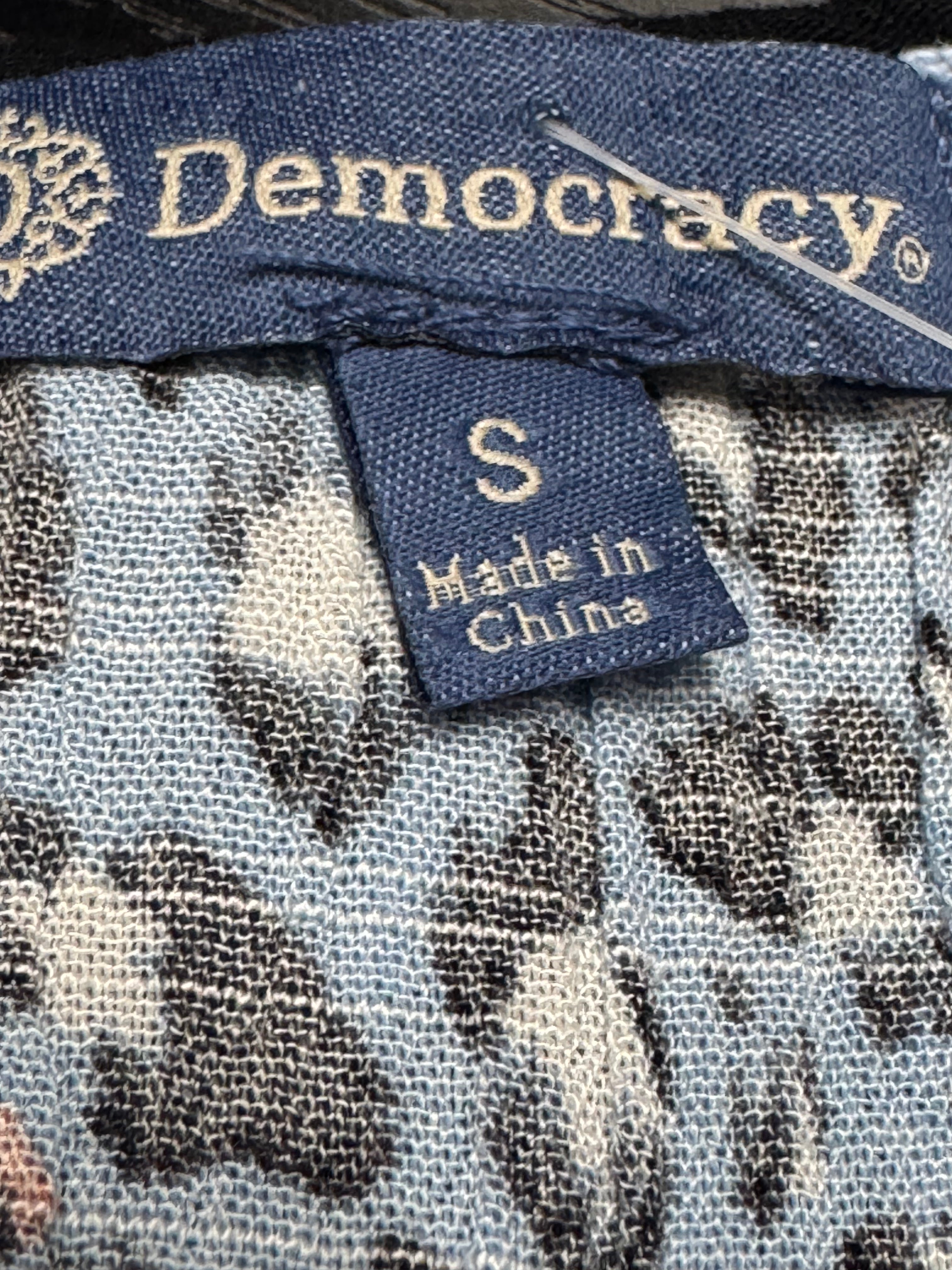 Democracy Blue Cheetah Print V-Neck Tank Top Size Small