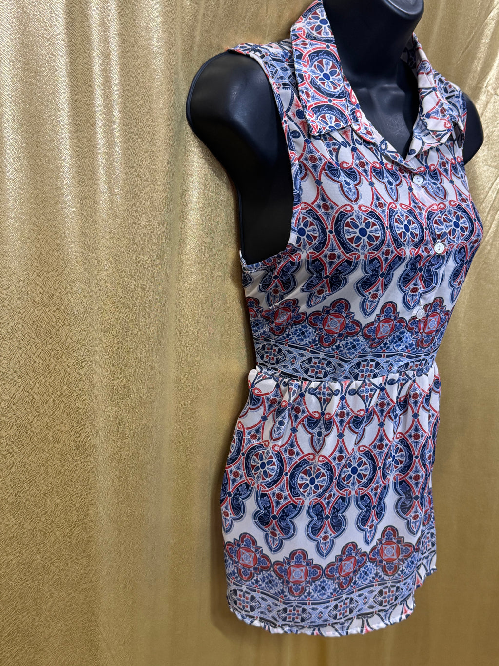 Alloy Apparel Sleeveless Geometric Print Collared Blouse Size Medium Made in USA