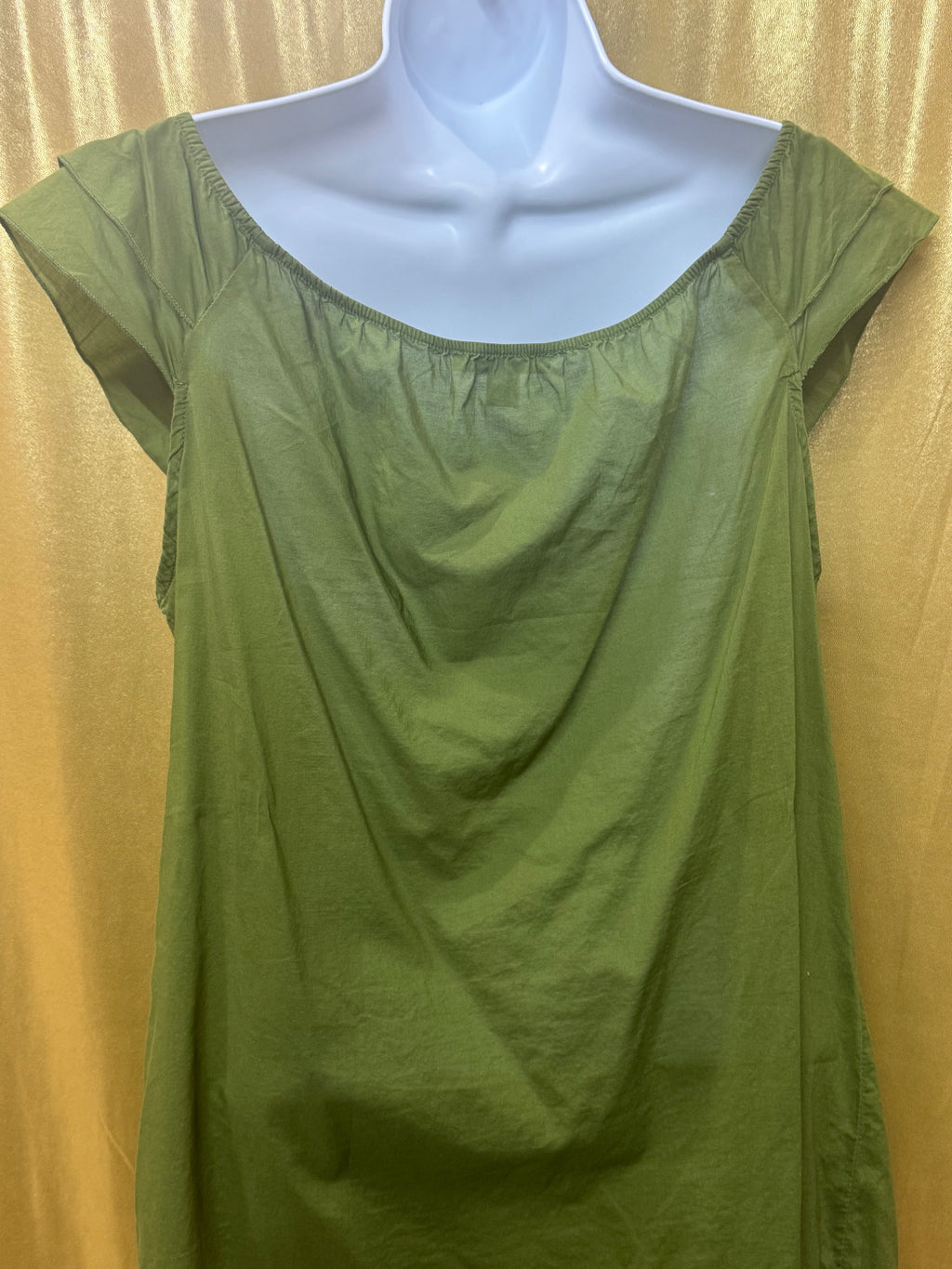 Apt. 9 Olive Green Embellished Beaded Blouse Size Medium Scoop Neck Cap Sleeve
