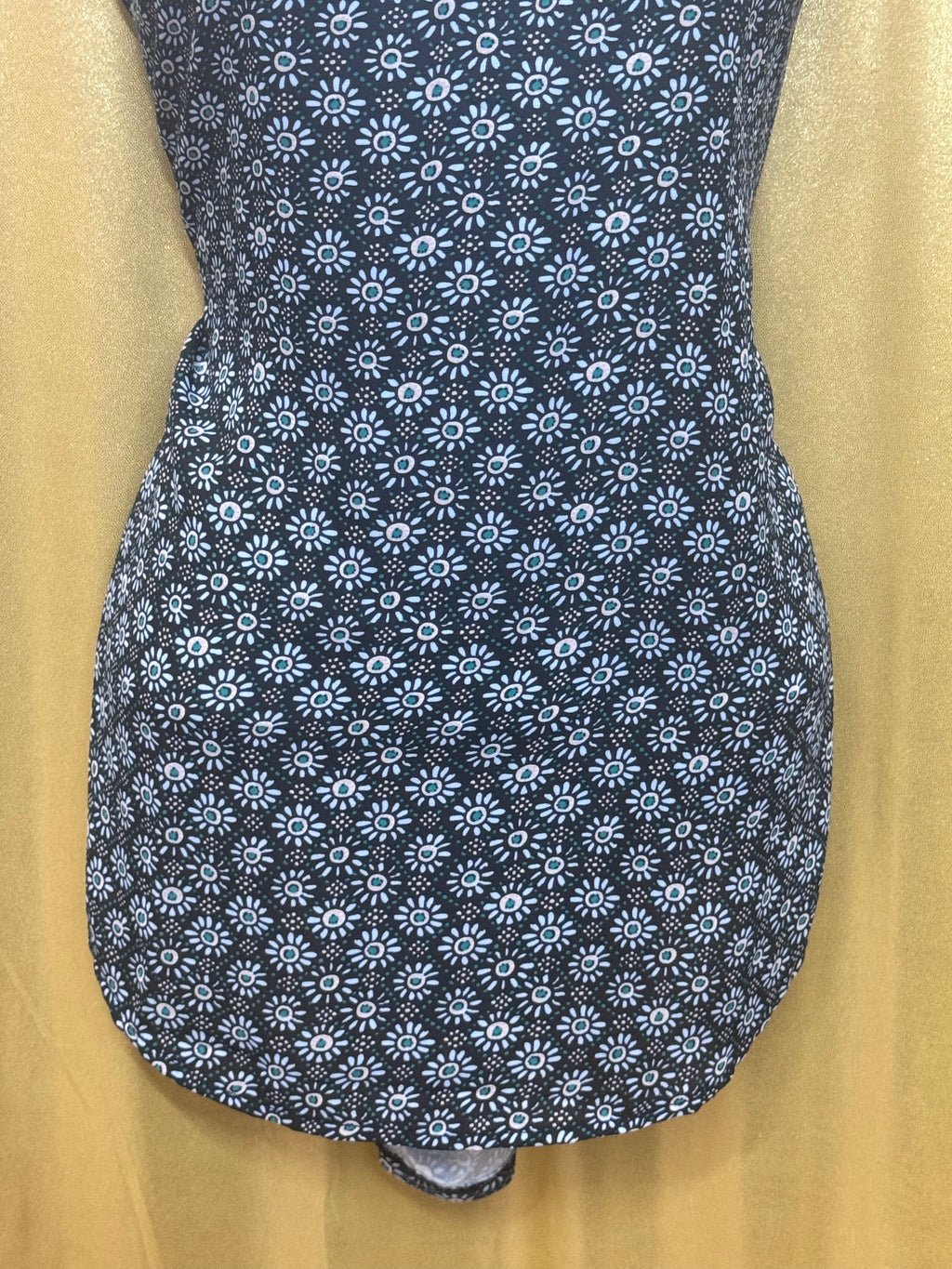 PREMISE Mixed-Media Blouse Size M Black & White Sunburst Flutter Sleeve Keyhole Back