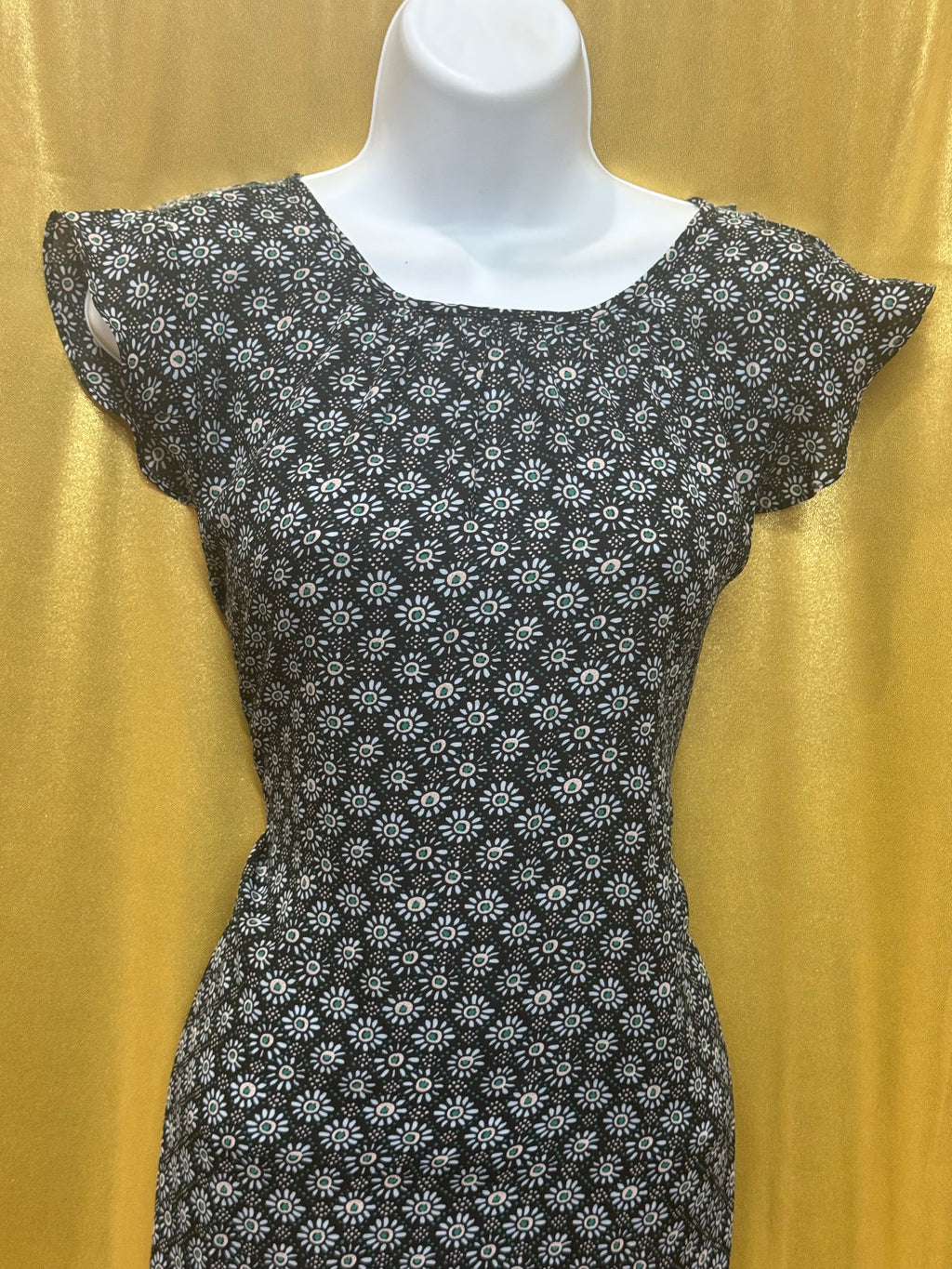 PREMISE Mixed-Media Blouse Size M Black & White Sunburst Flutter Sleeve Keyhole Back
