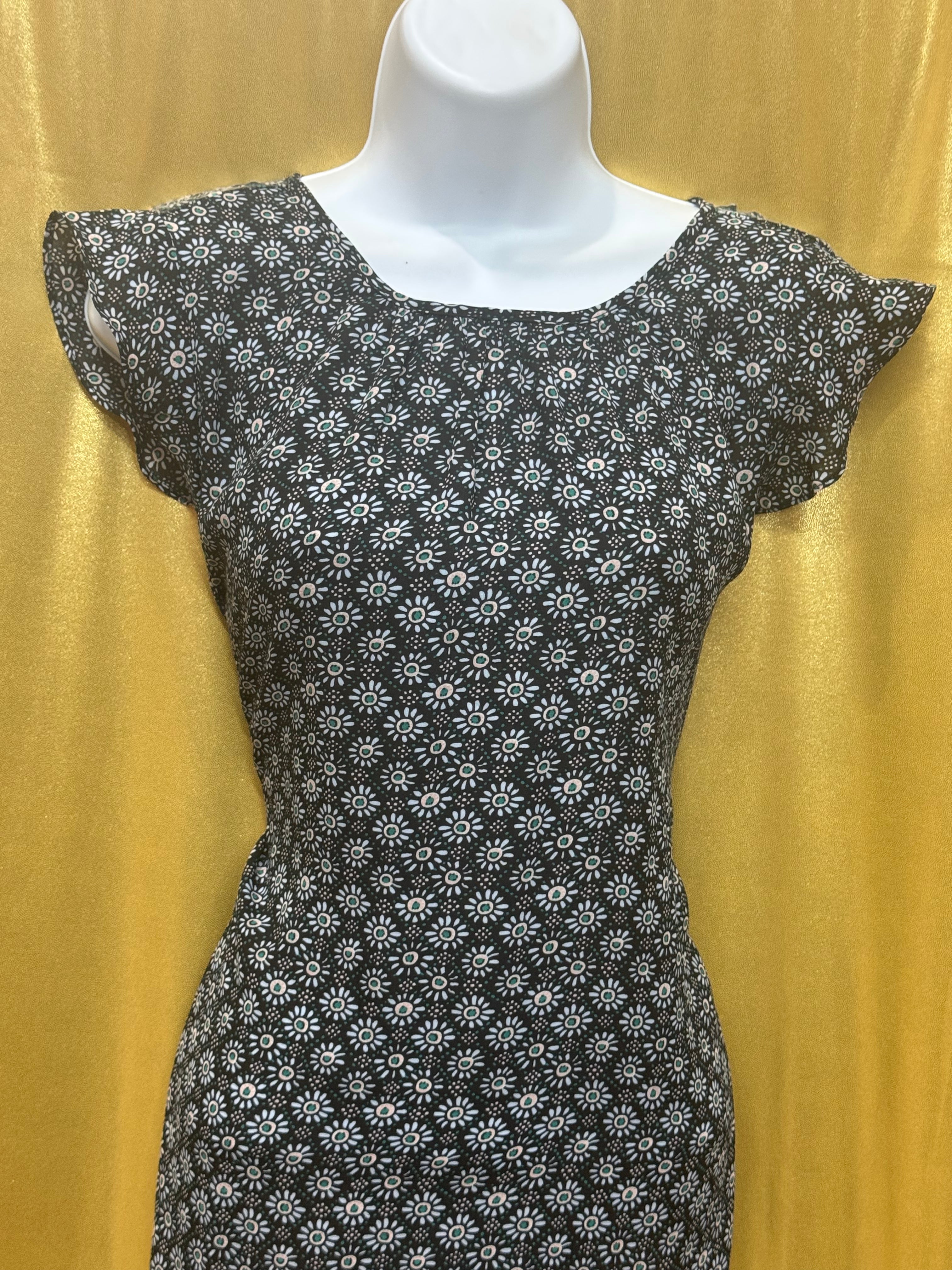 PREMISE Mixed-Media Blouse Size M Black & White Sunburst Flutter Sleeve Keyhole Back