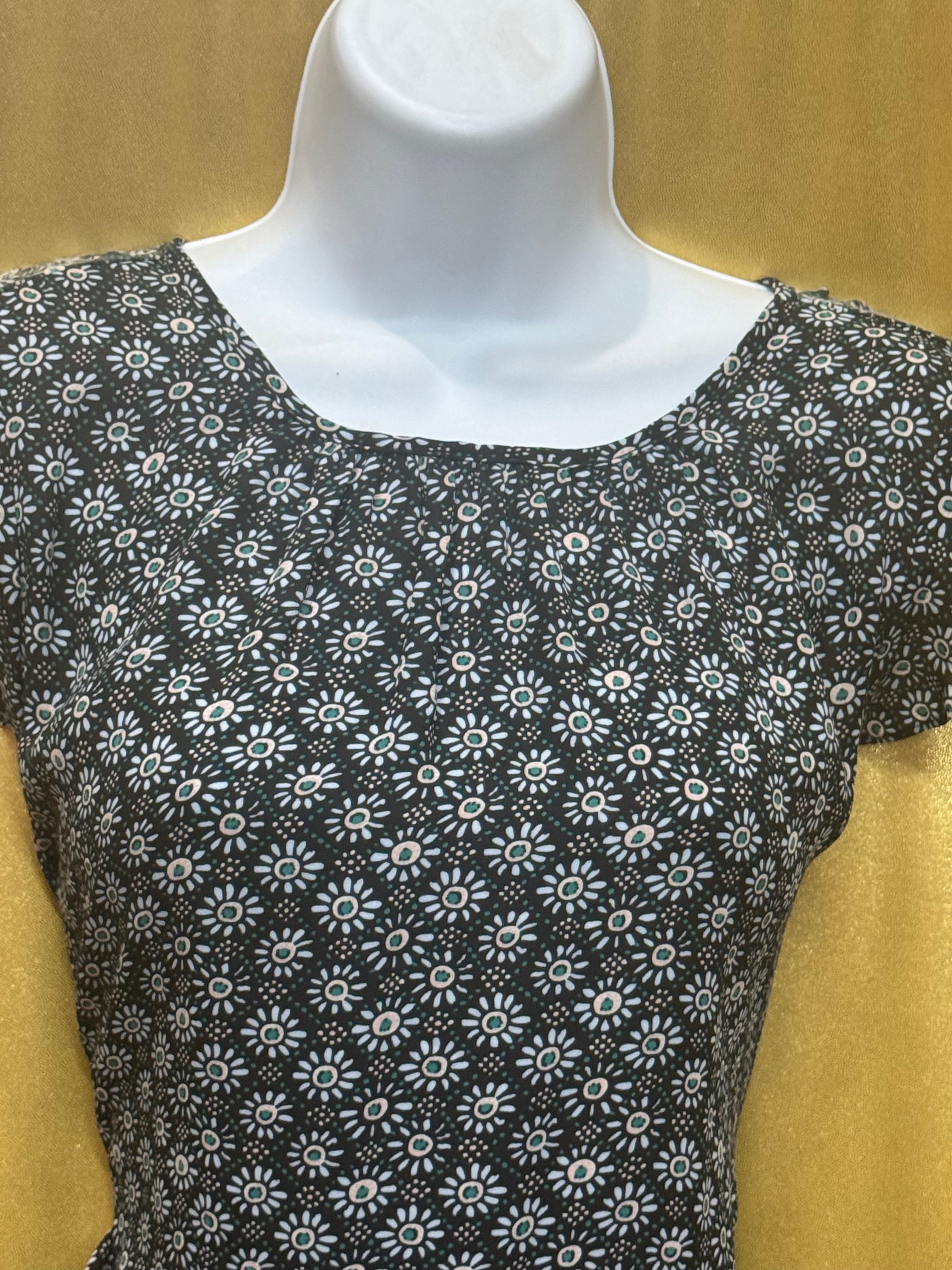 PREMISE Mixed-Media Blouse Size M Black & White Sunburst Flutter Sleeve Keyhole Back