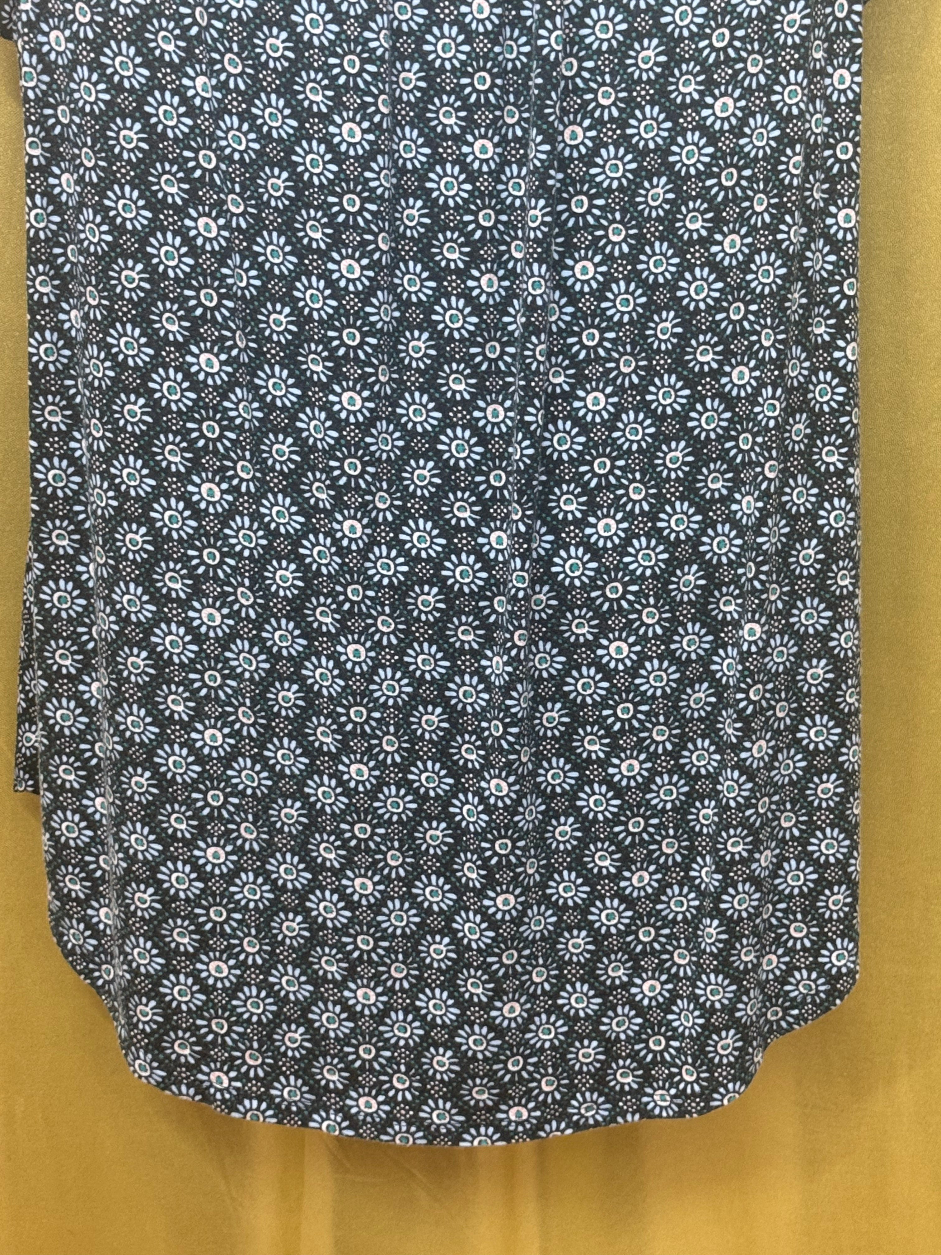 PREMISE Mixed-Media Blouse Size M Black & White Sunburst Flutter Sleeve Keyhole Back