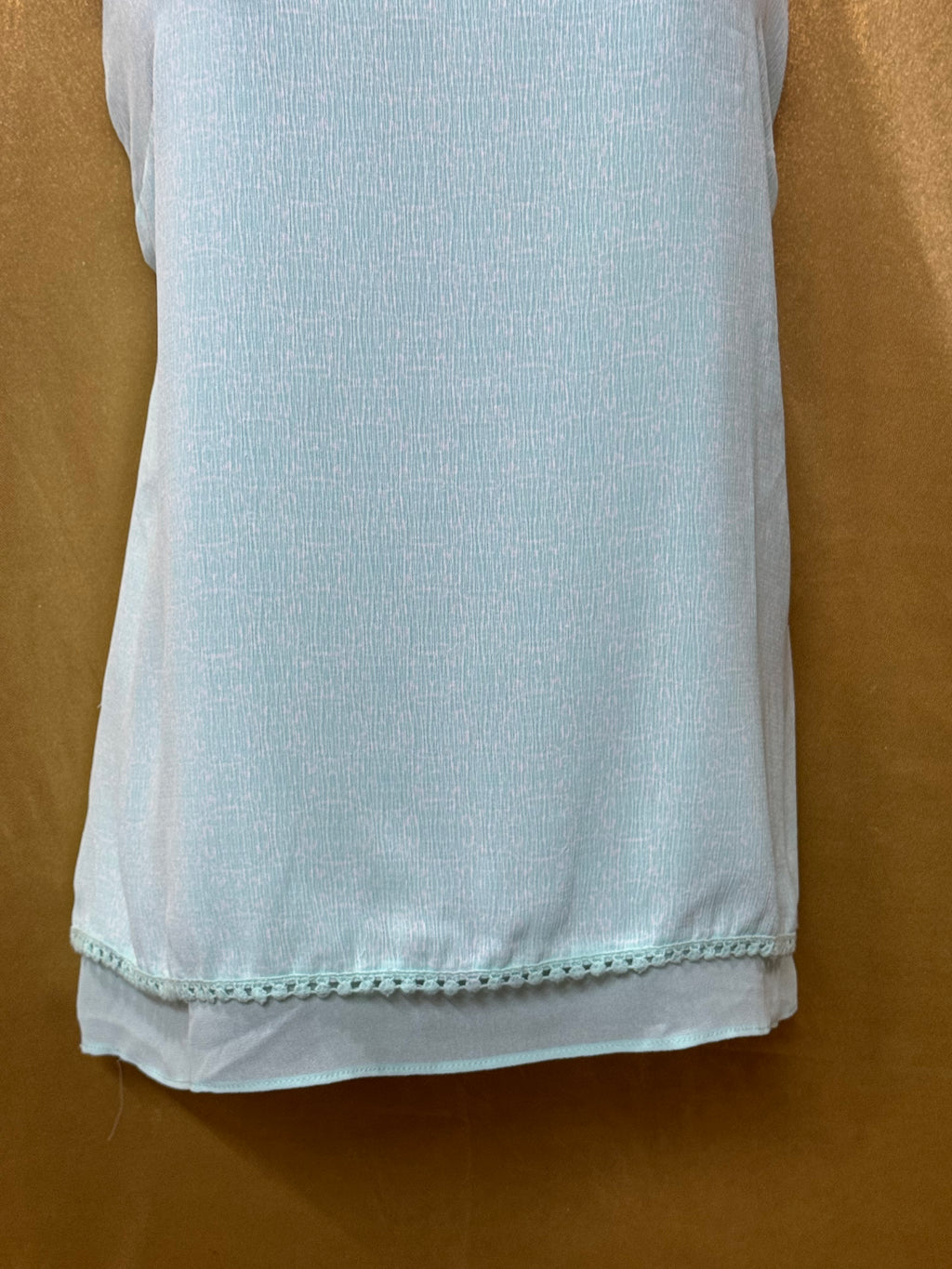C Light Lime Green Textured Scoop Neck Tank Top with Lace Trim - Size M