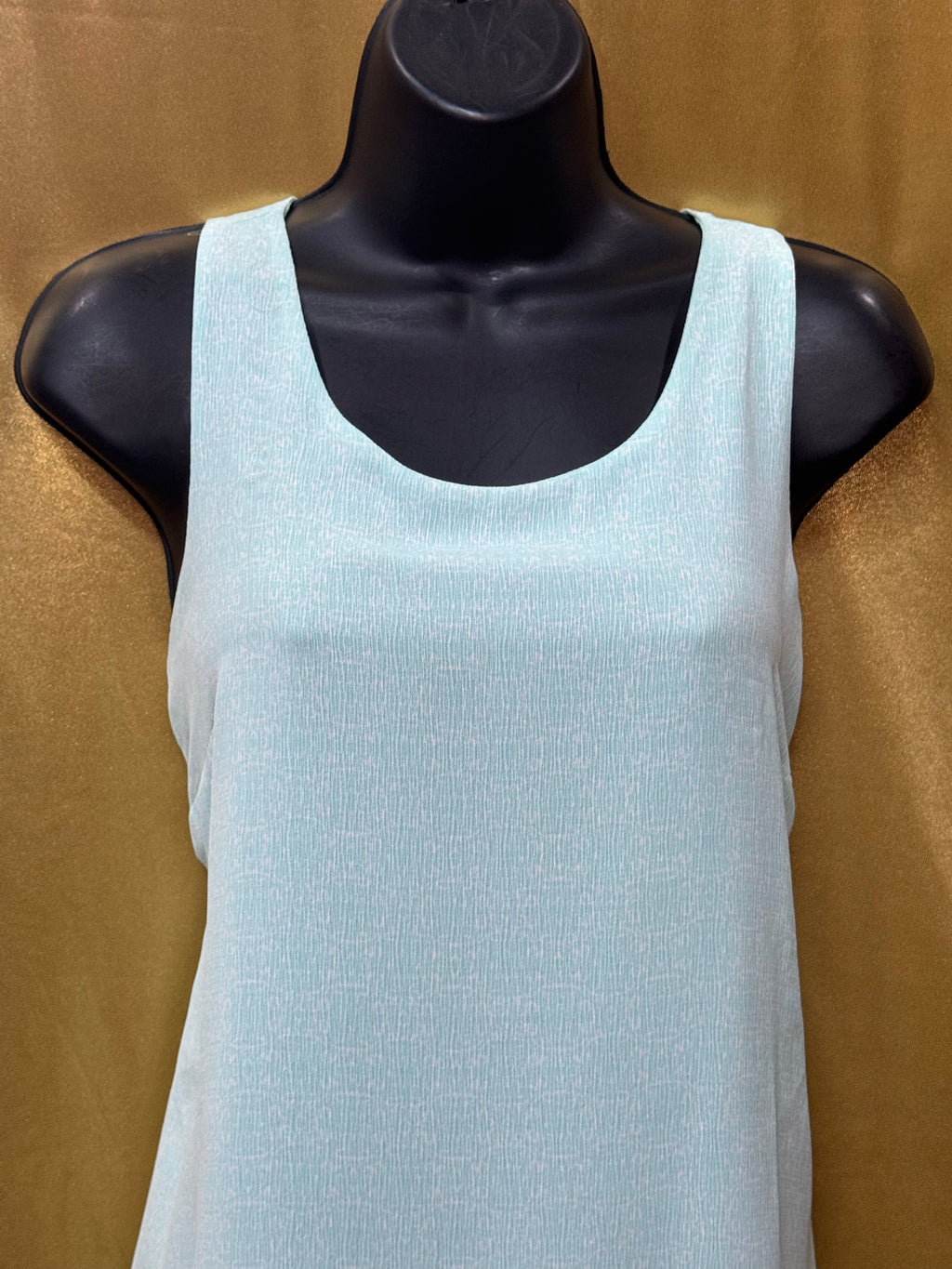 C Light Lime Green Textured Scoop Neck Tank Top with Lace Trim - Size M