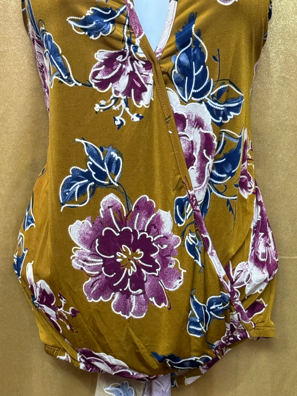 Emi & Joe Mustard Floral Sleeveless V-Neck Top, Size M