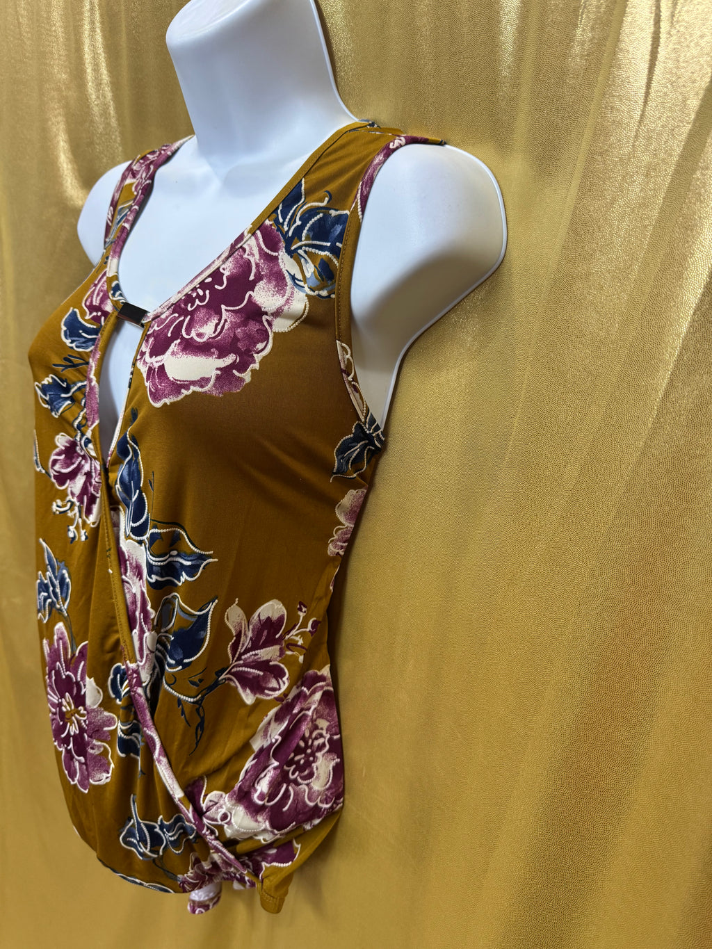 Emi & Joe Mustard Floral Sleeveless V-Neck Top, Size M