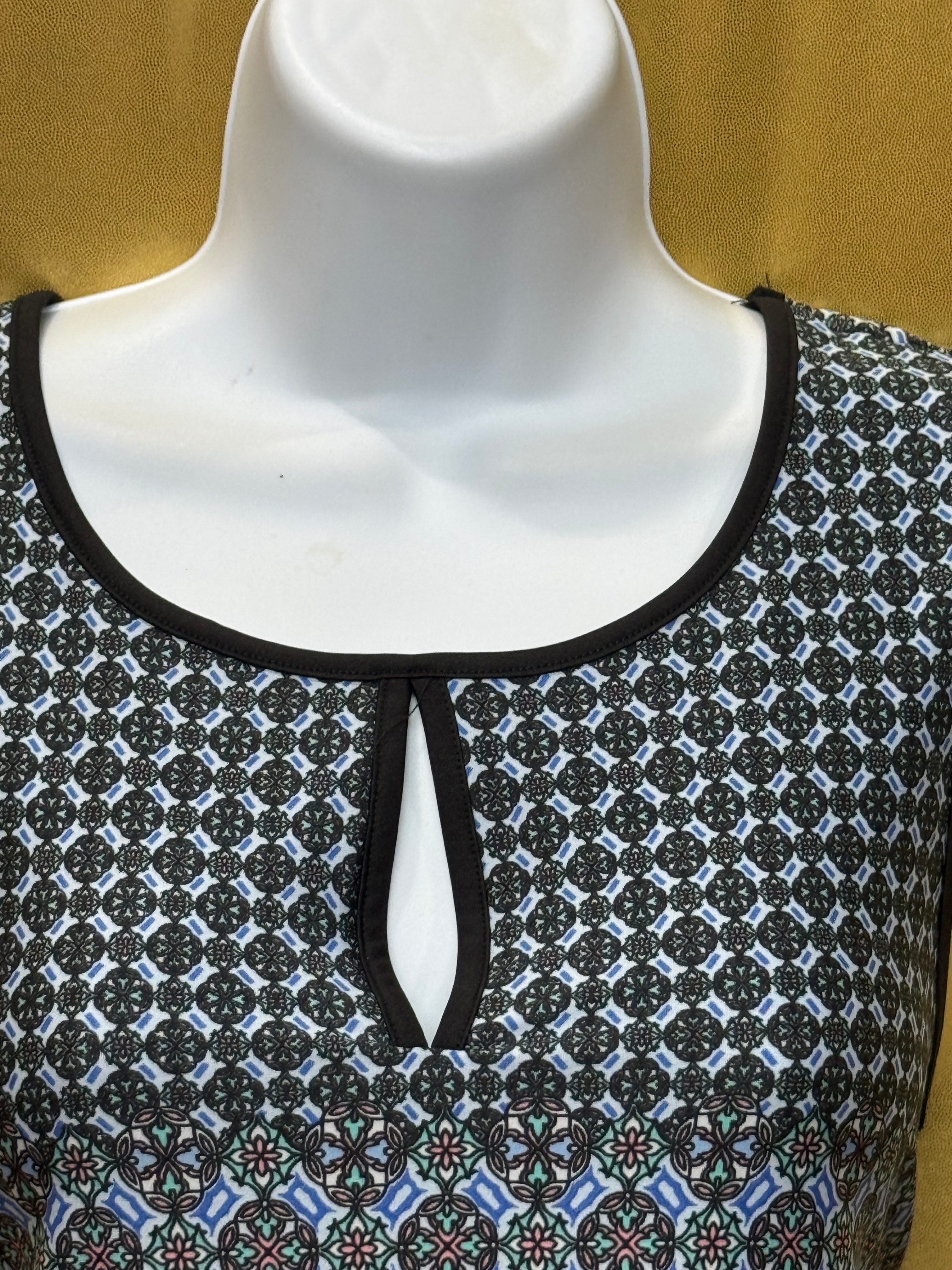 New Directions Blue Geometric Keyhole Tunic Top Size M