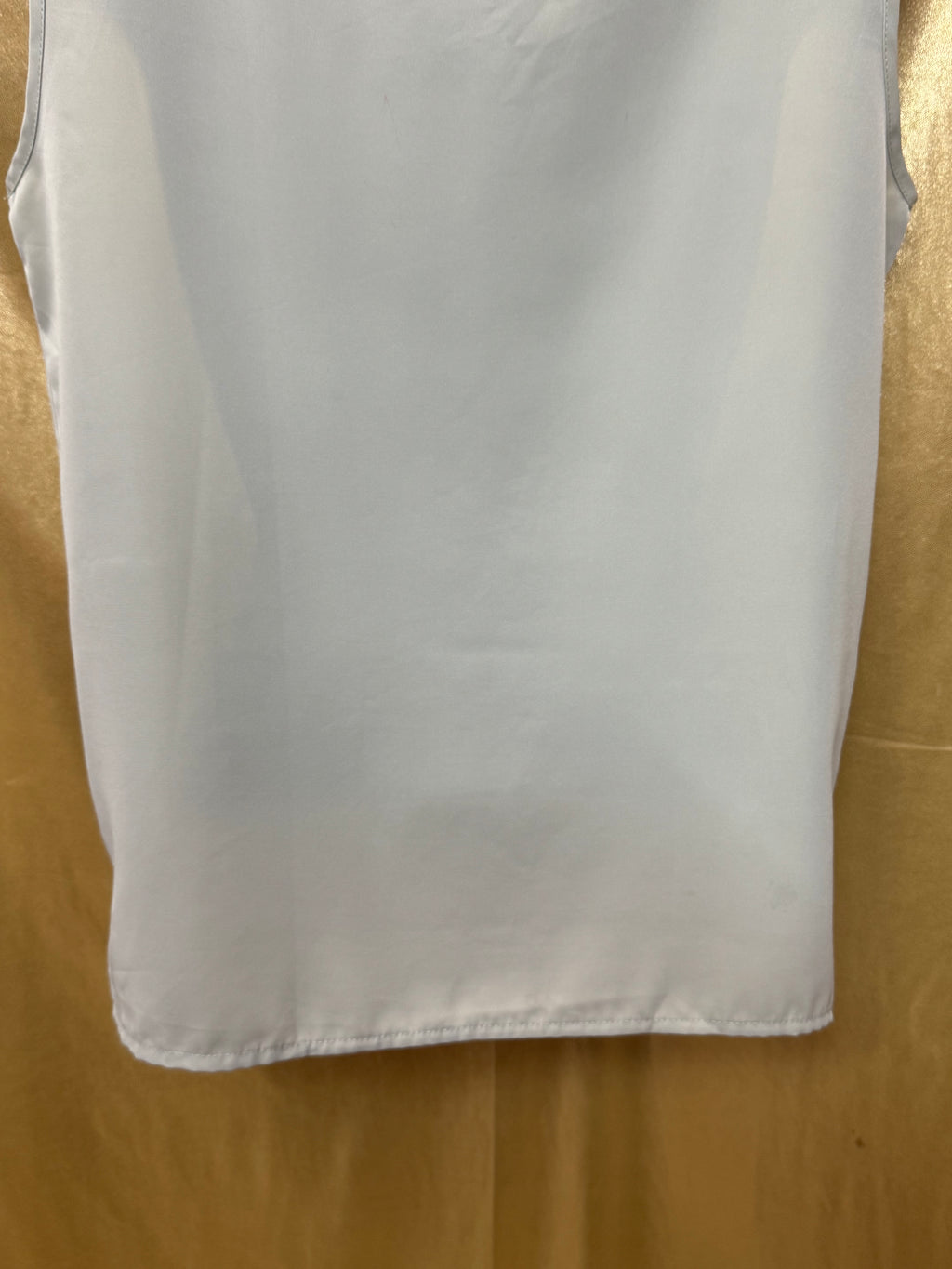 VOIR Collection Mint Green Sleeveless Blouse Medium Embellished Neckline