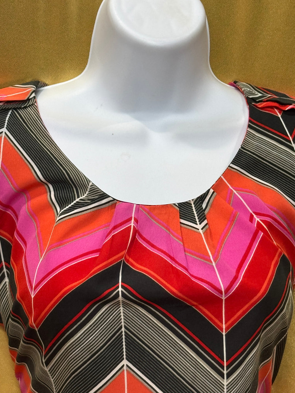 Banana Republic Vibrant Chevron Sleeveless Blouse PM