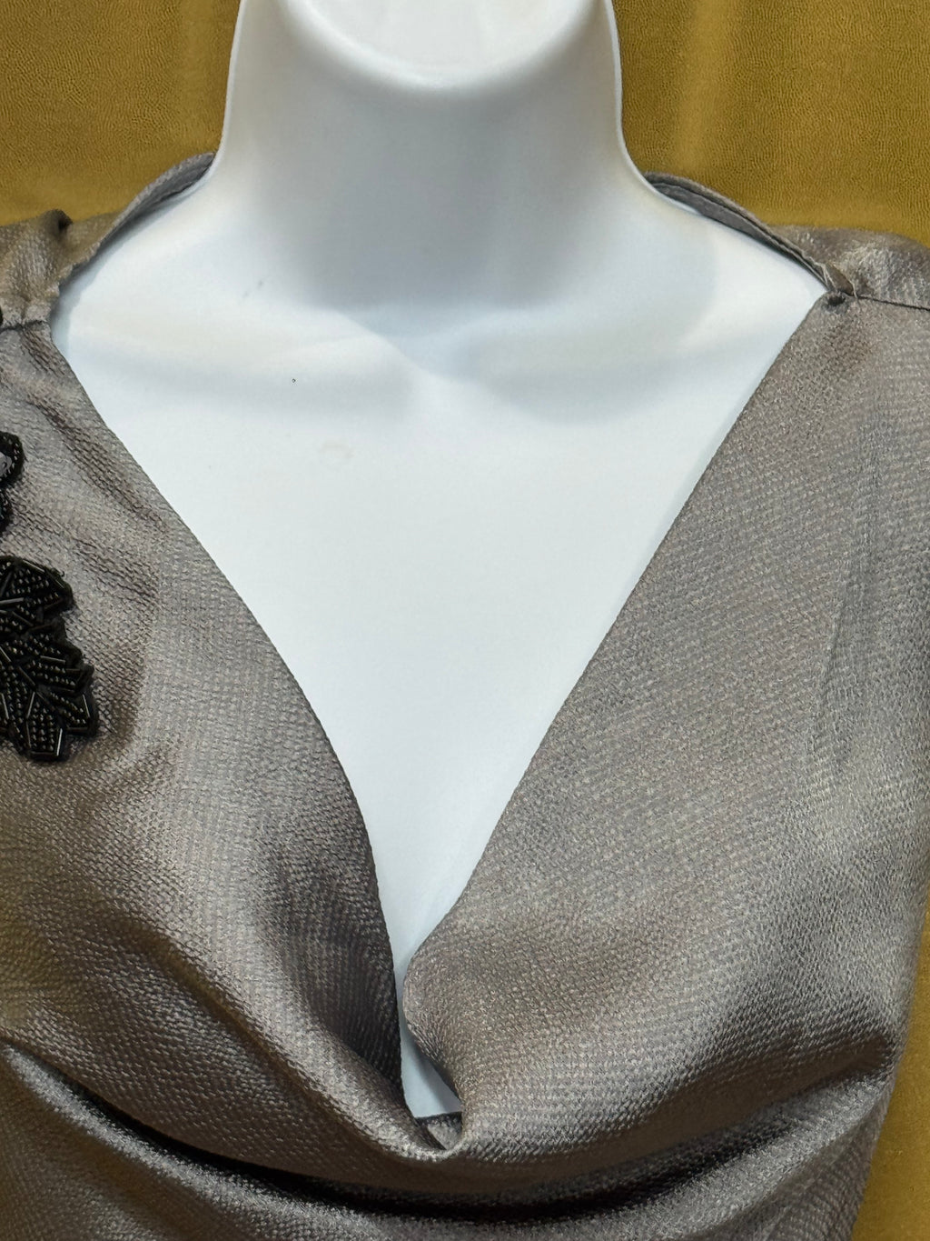 New Directions Silver Gray Cowl Neck Sleeveless Blouse Sequin Flower Medium NWT