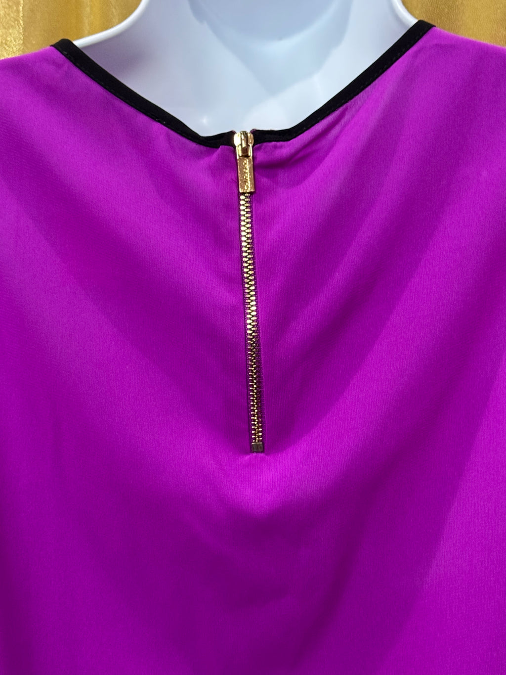 Calvin Klein Medium Purple Sleeveless V-Neck Blouse with Black Trim