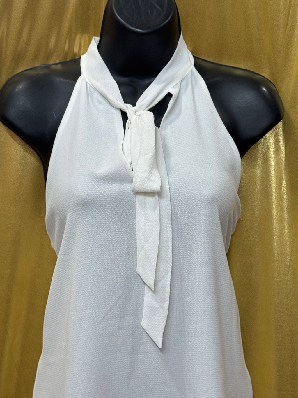 Sweet Wanderer White Textured Tie-Neck Halter Top - Size Medium