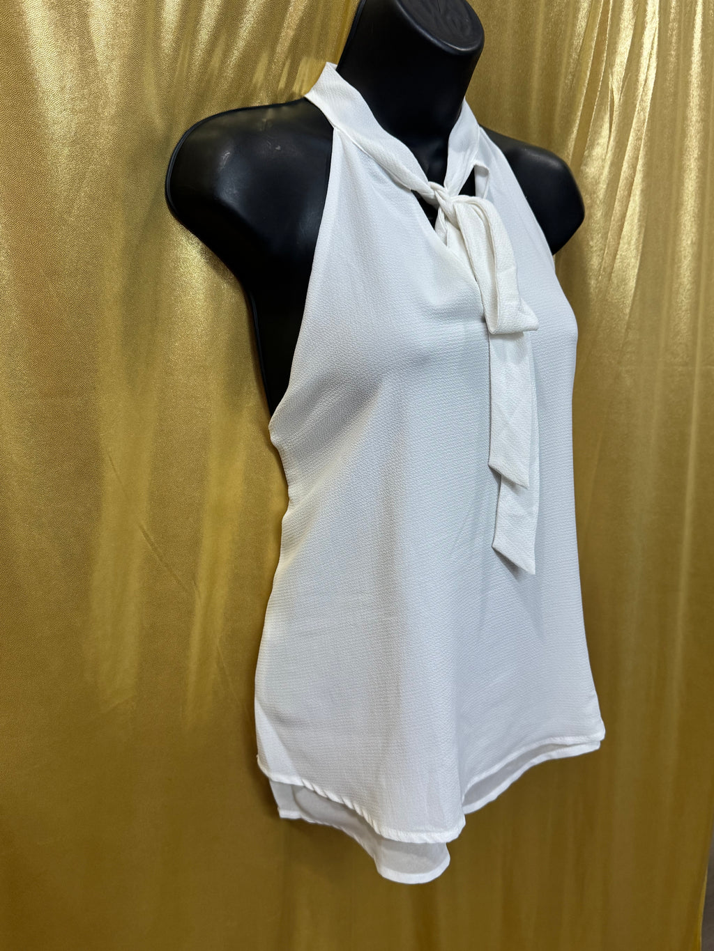Sweet Wanderer White Textured Tie-Neck Halter Top - Size Medium