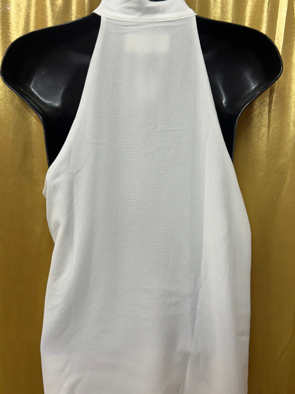 Sweet Wanderer White Textured Tie-Neck Halter Top - Size Medium