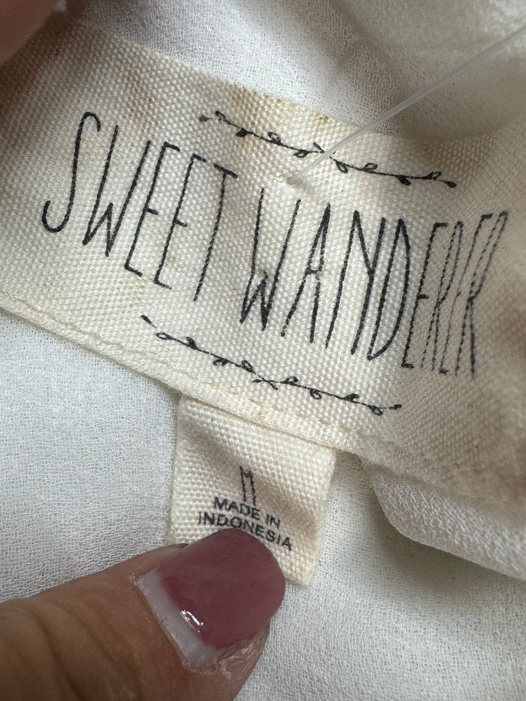 Sweet Wanderer White Textured Tie-Neck Halter Top - Size Medium