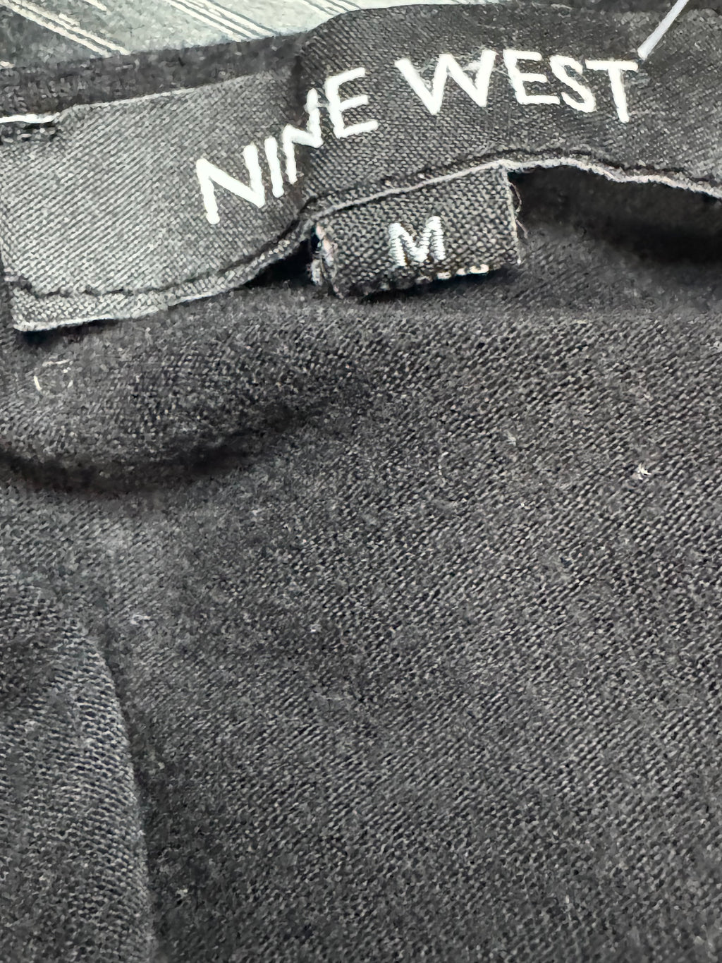 Nine West Black V-Neck Pleated Center Detail Cap Sleeve Top - Size Medium