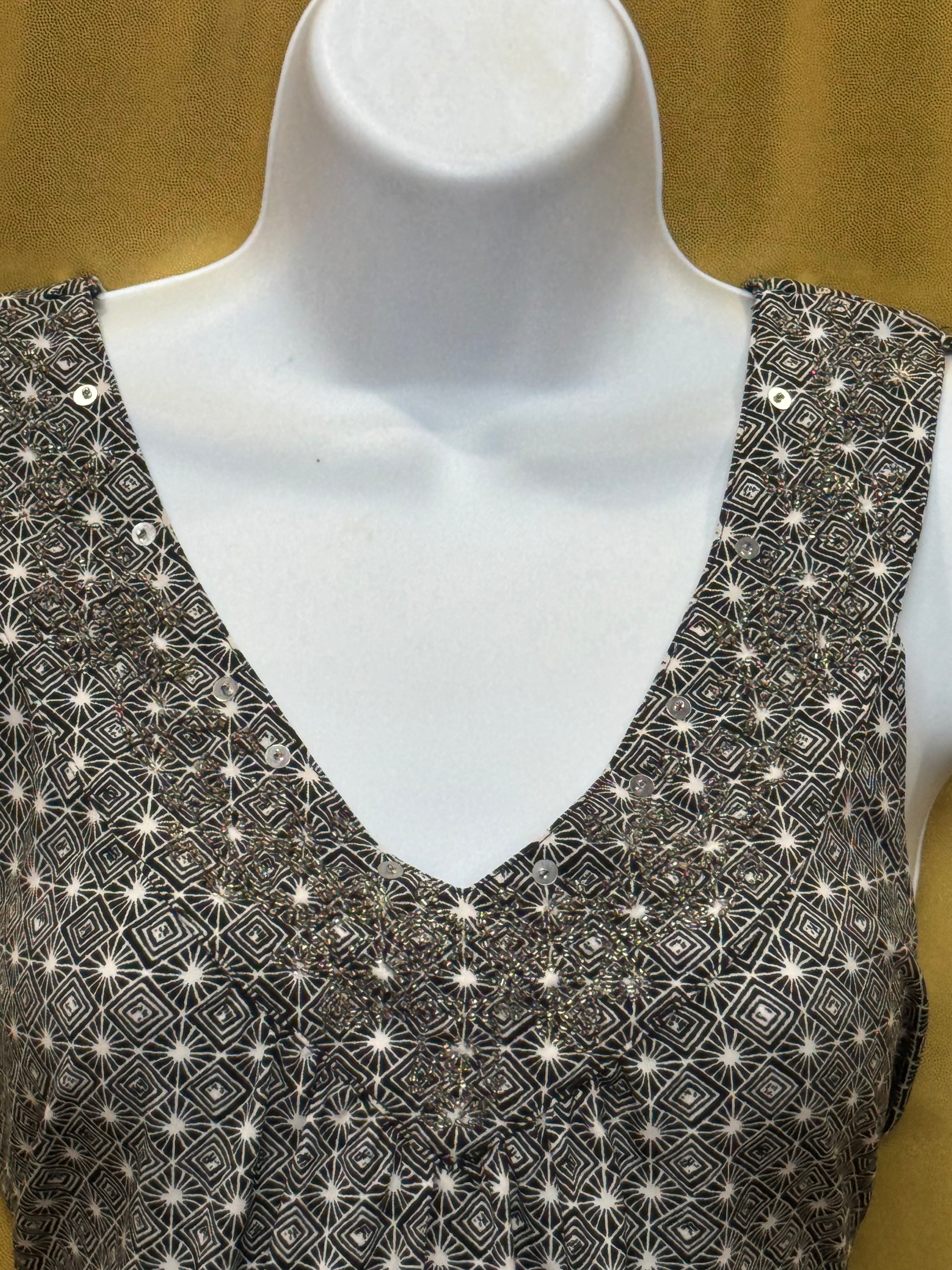Nine West Black & White Geometric Embellished Sequin V-Neck Top Size Medium