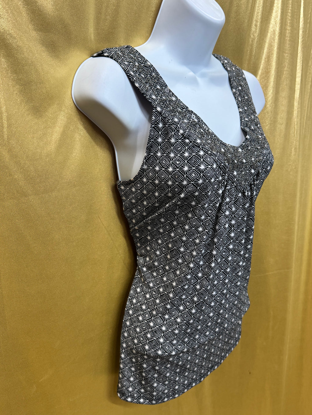 Nine West Black & White Geometric Embellished Sequin V-Neck Top Size Medium