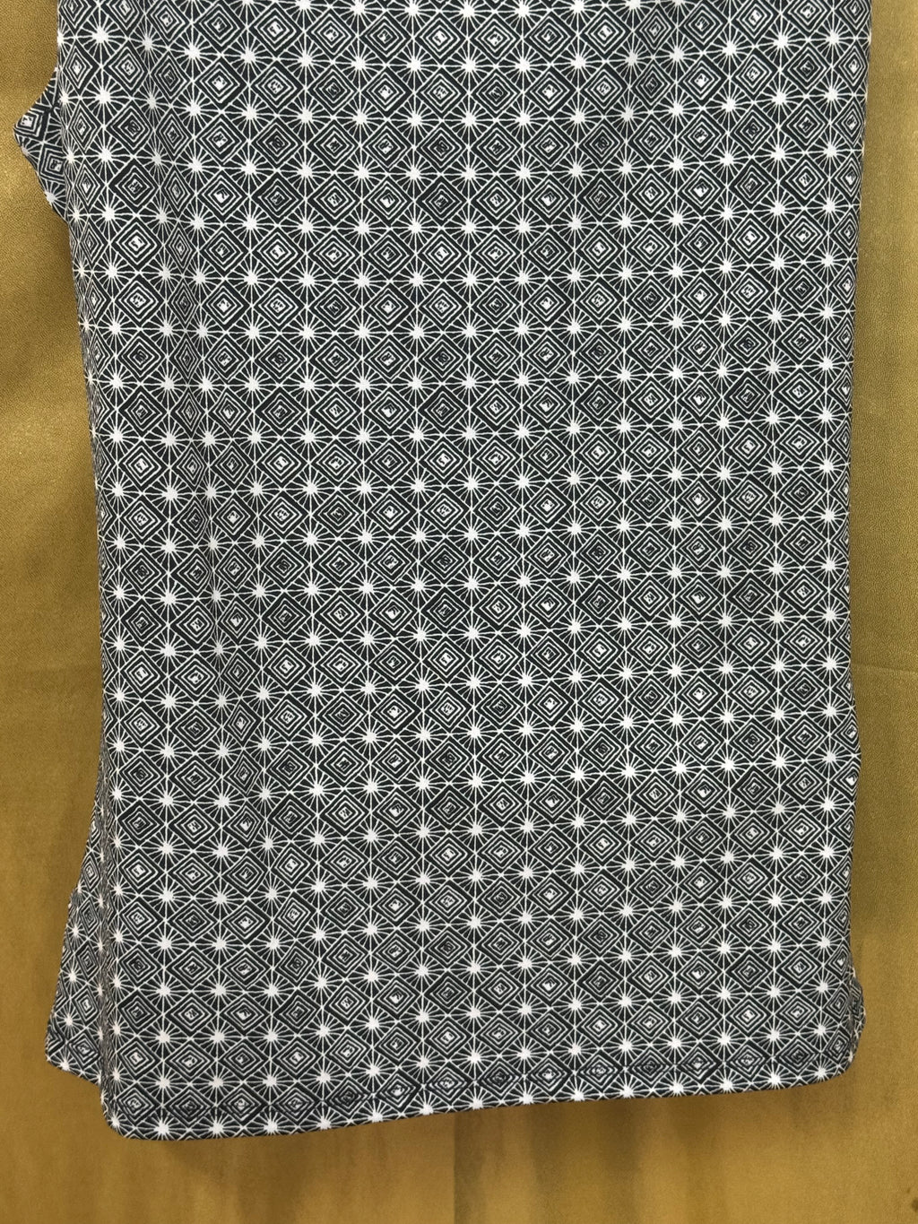 Nine West Black & White Geometric Embellished Sequin V-Neck Top Size Medium