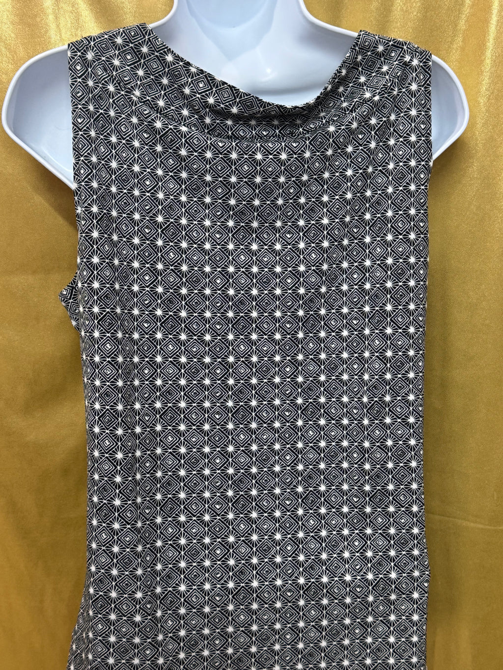Nine West Black & White Geometric Embellished Sequin V-Neck Top Size Medium