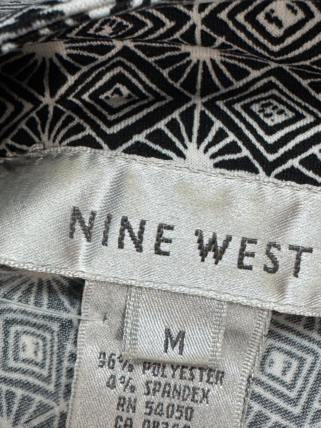 Nine West Black & White Geometric Embellished Sequin V-Neck Top Size Medium