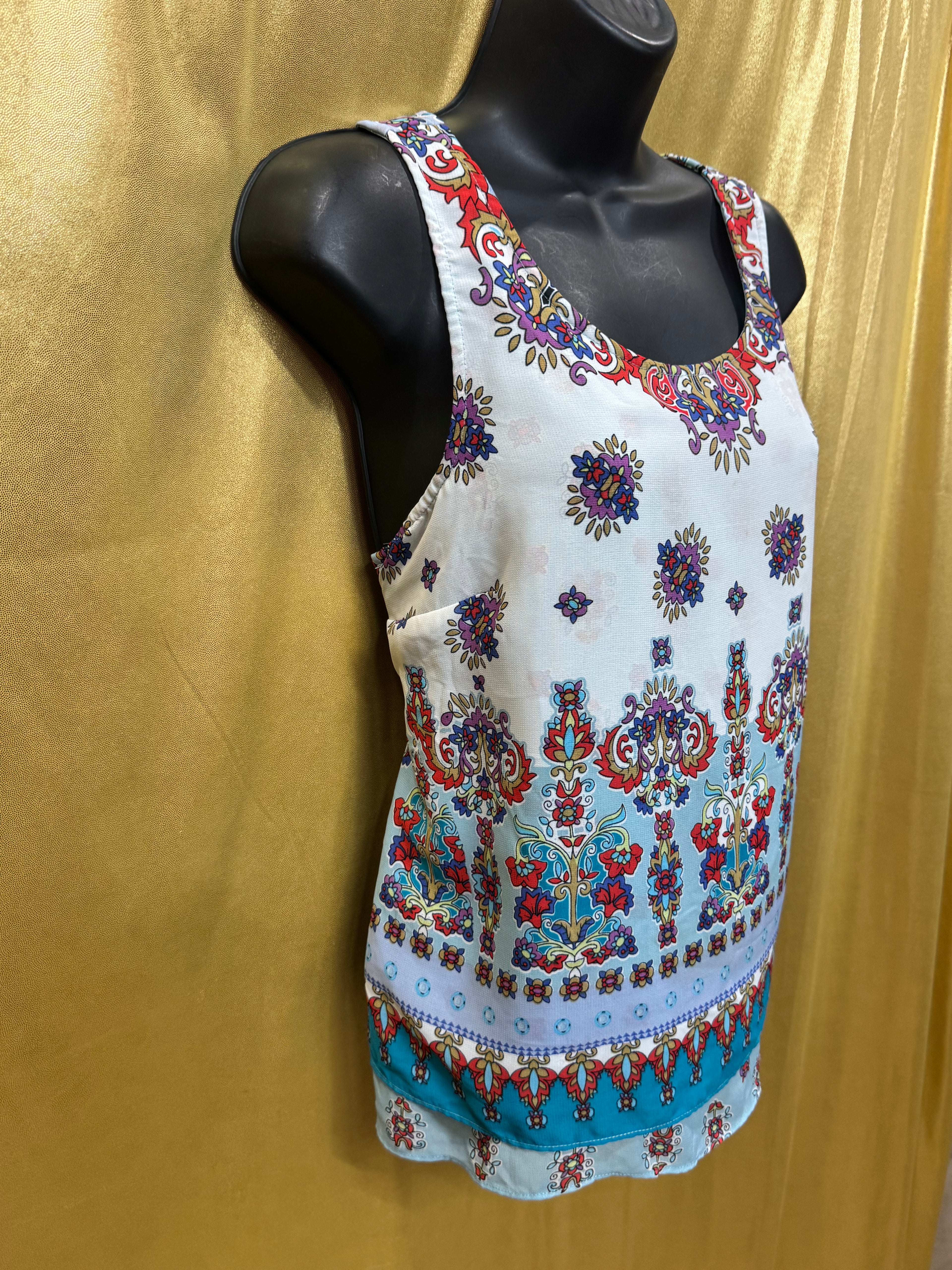 Bila Boho Paisley Floral Tank Top Size M White Blue Red Sleeveless Blouse