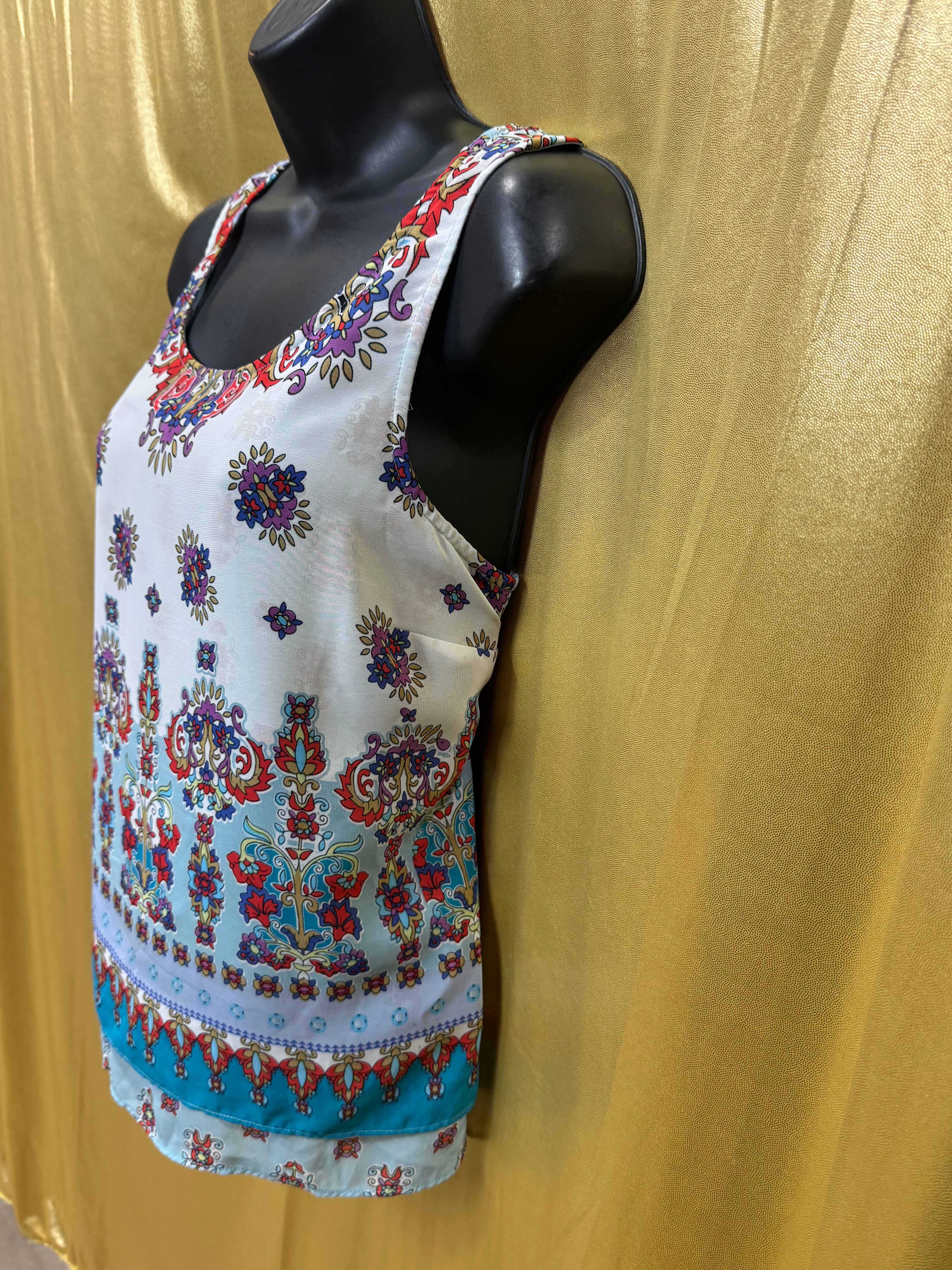 Bila Boho Paisley Floral Tank Top Size M White Blue Red Sleeveless Blouse