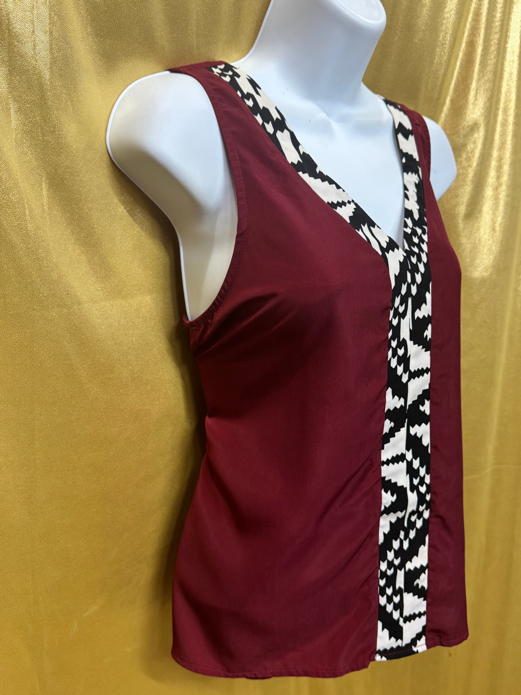 Pink Owl Burgundy Sleeveless V-Neck Geometric Geo Trim Tank Top - Size Medium
