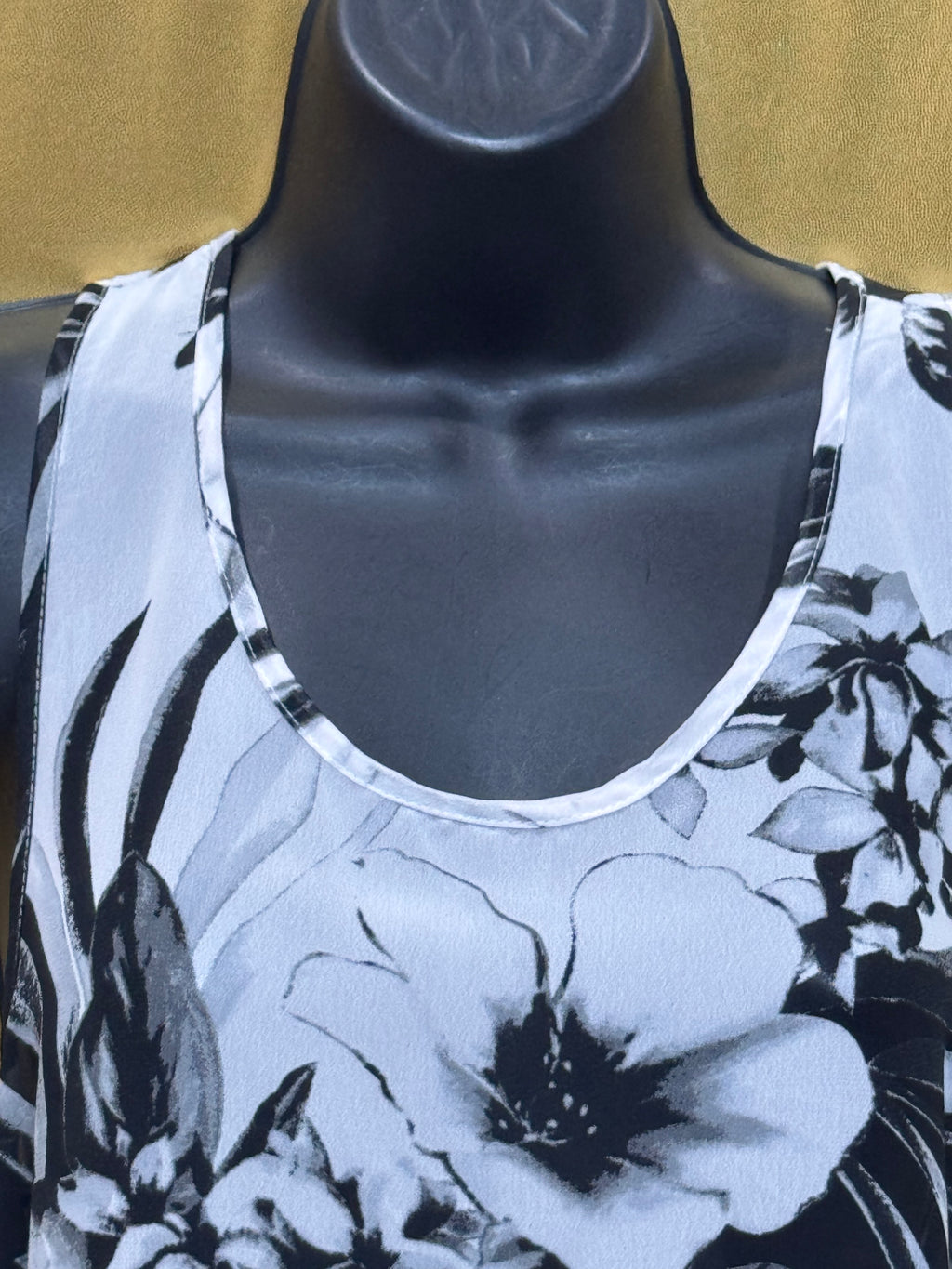 Kalijati Floral Tropical Sharkbite Tunic Tank Top Medium Made in Indonesia