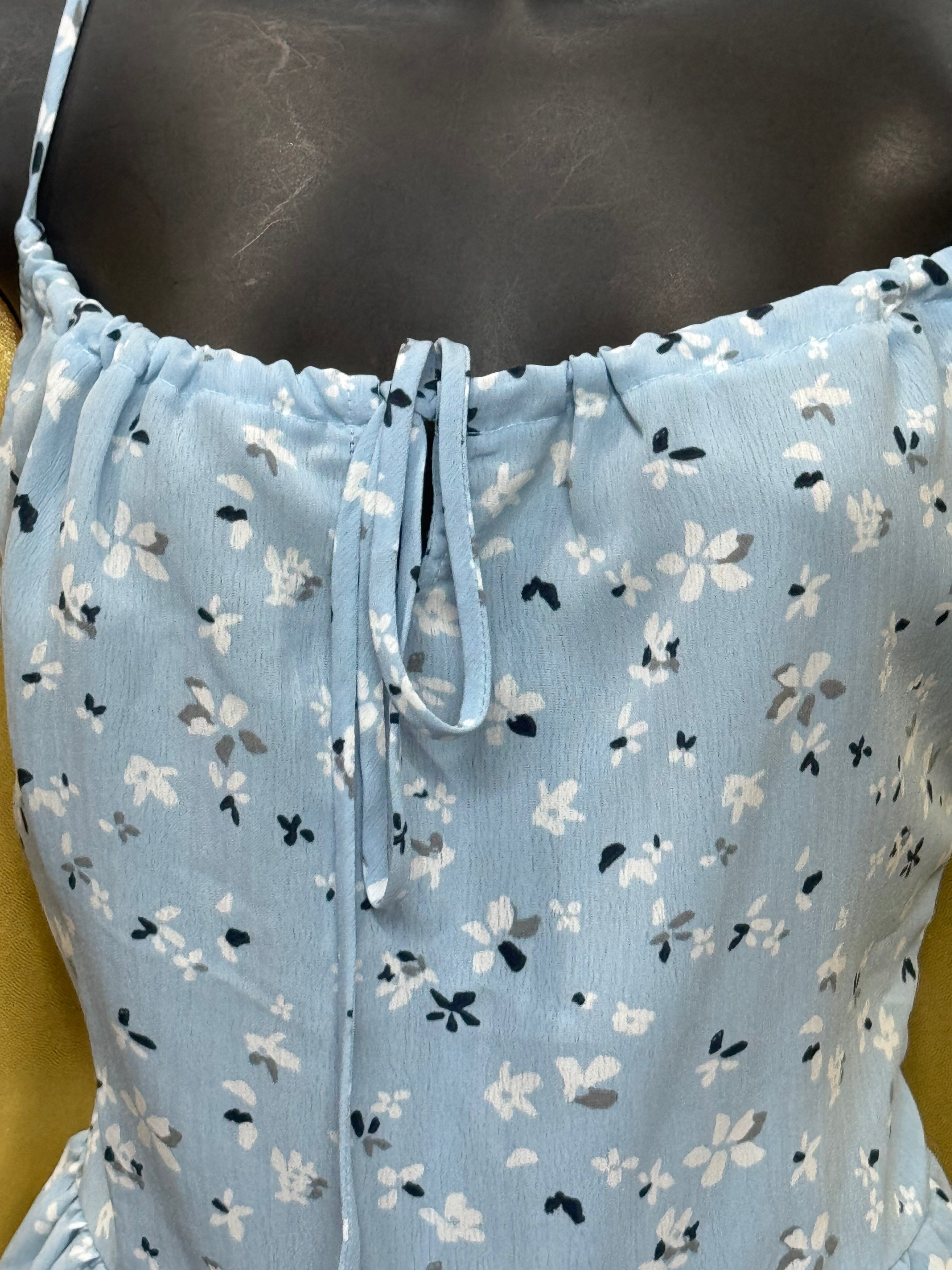 Gilli Light Blue Floral Peplum Cami Top | Size Large
