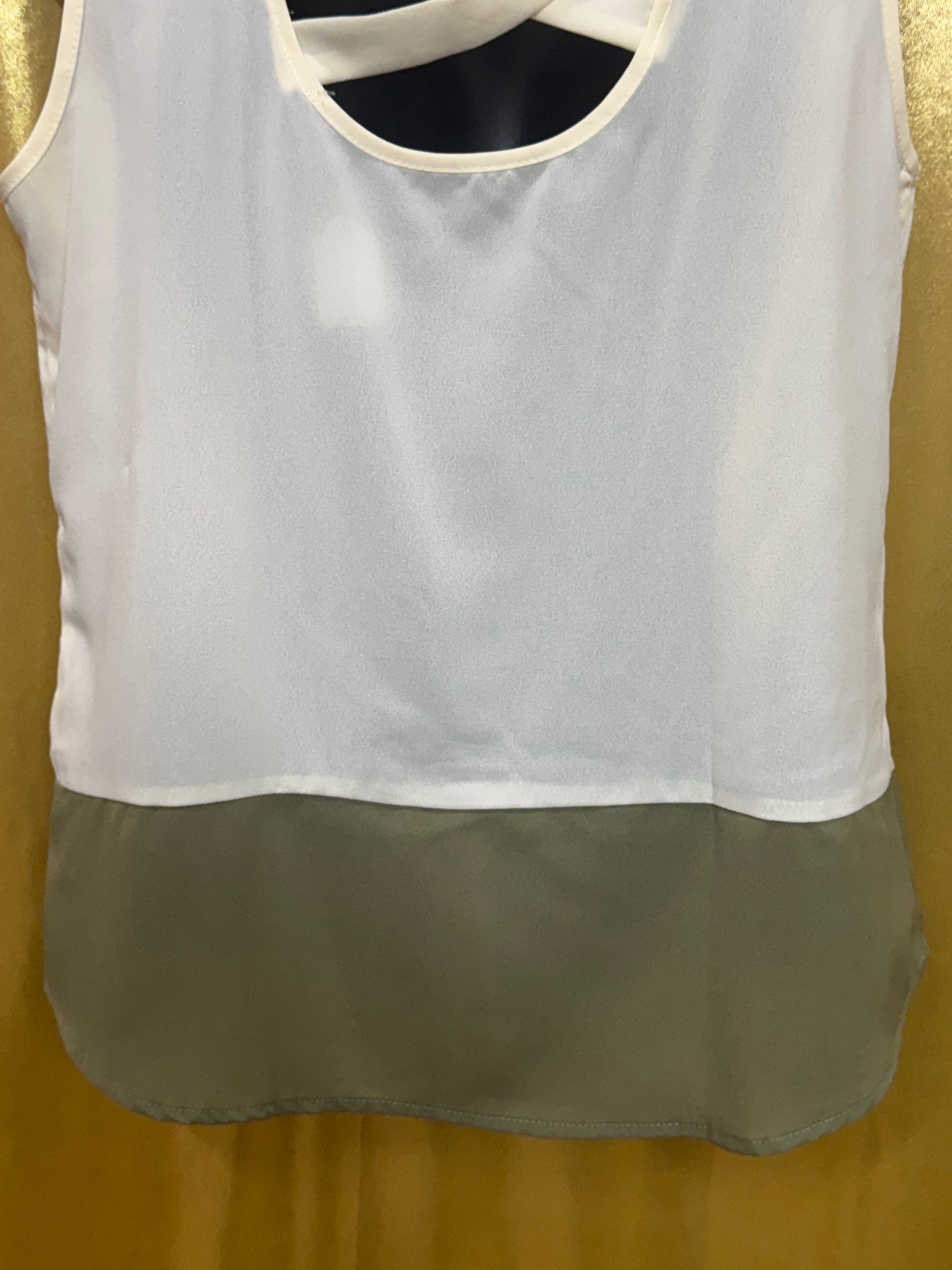 PEARL Cream & Olive Green Colorblock Sleeveless Top - Size Large