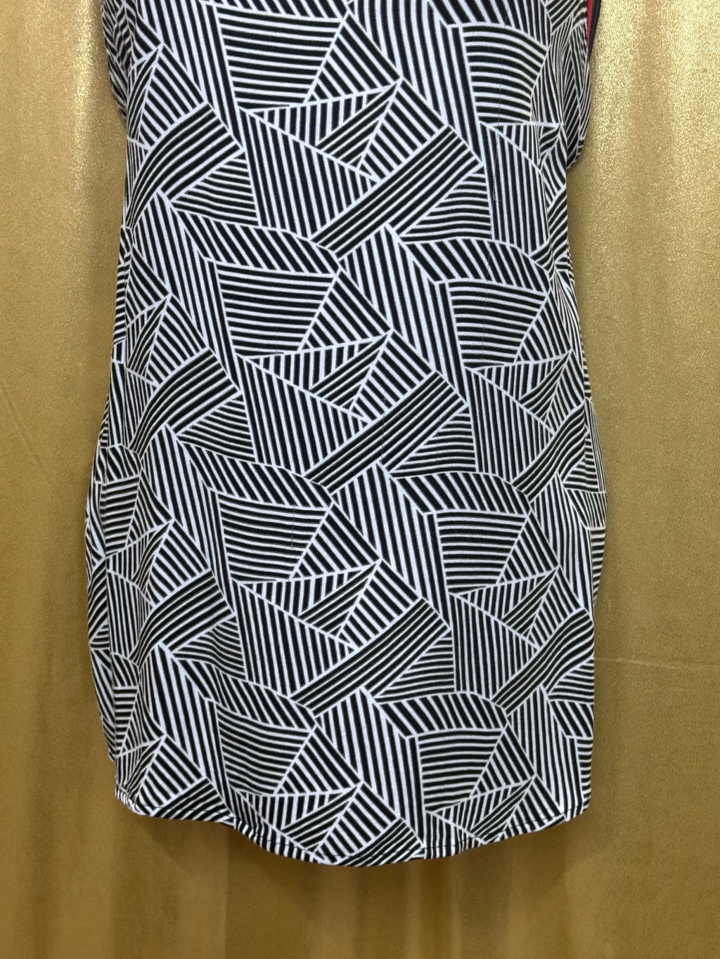 DR2 Geometric Print Tank Top Size L Black White Red Trim