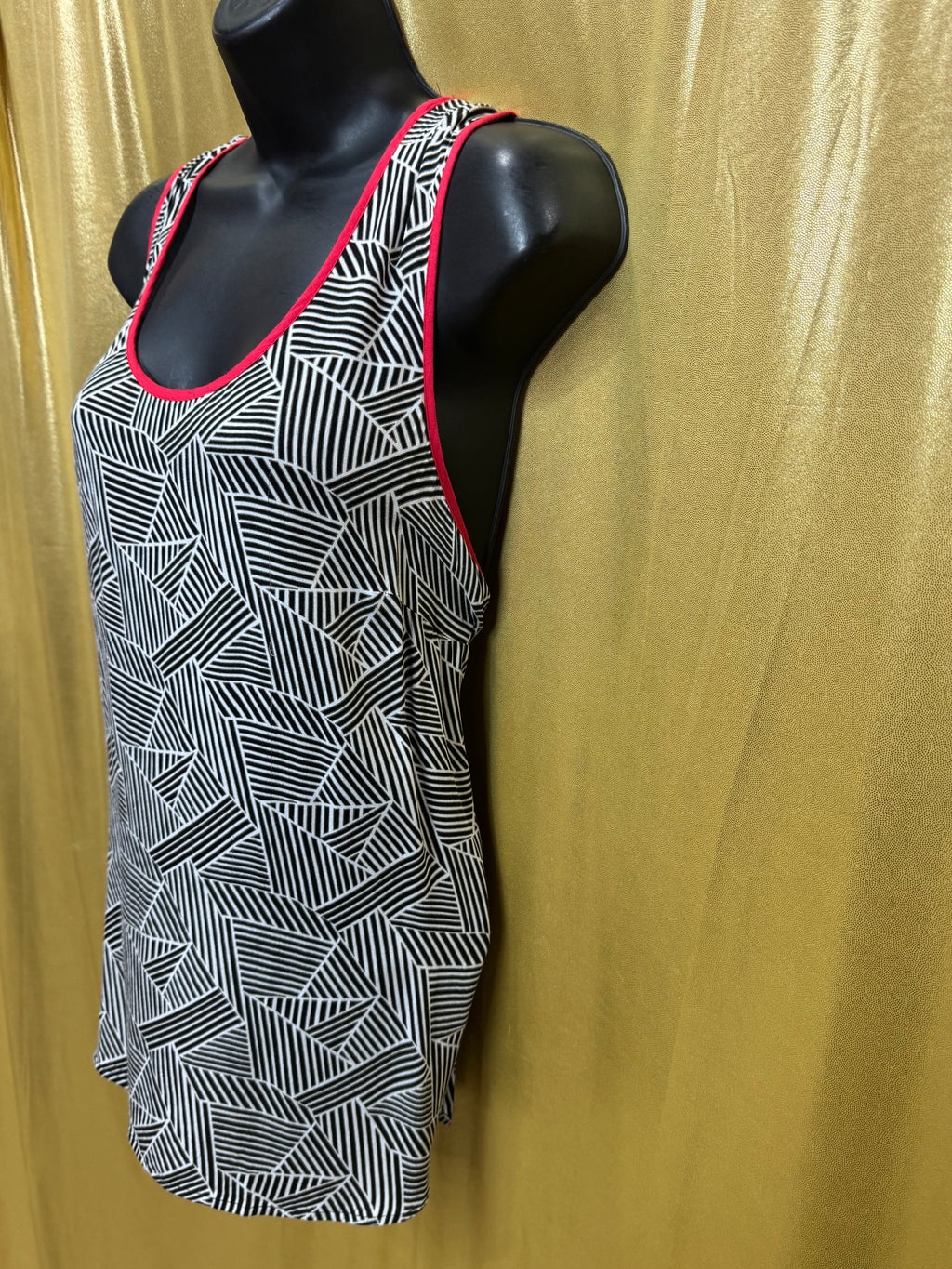 DR2 Geometric Print Tank Top Size L Black White Red Trim