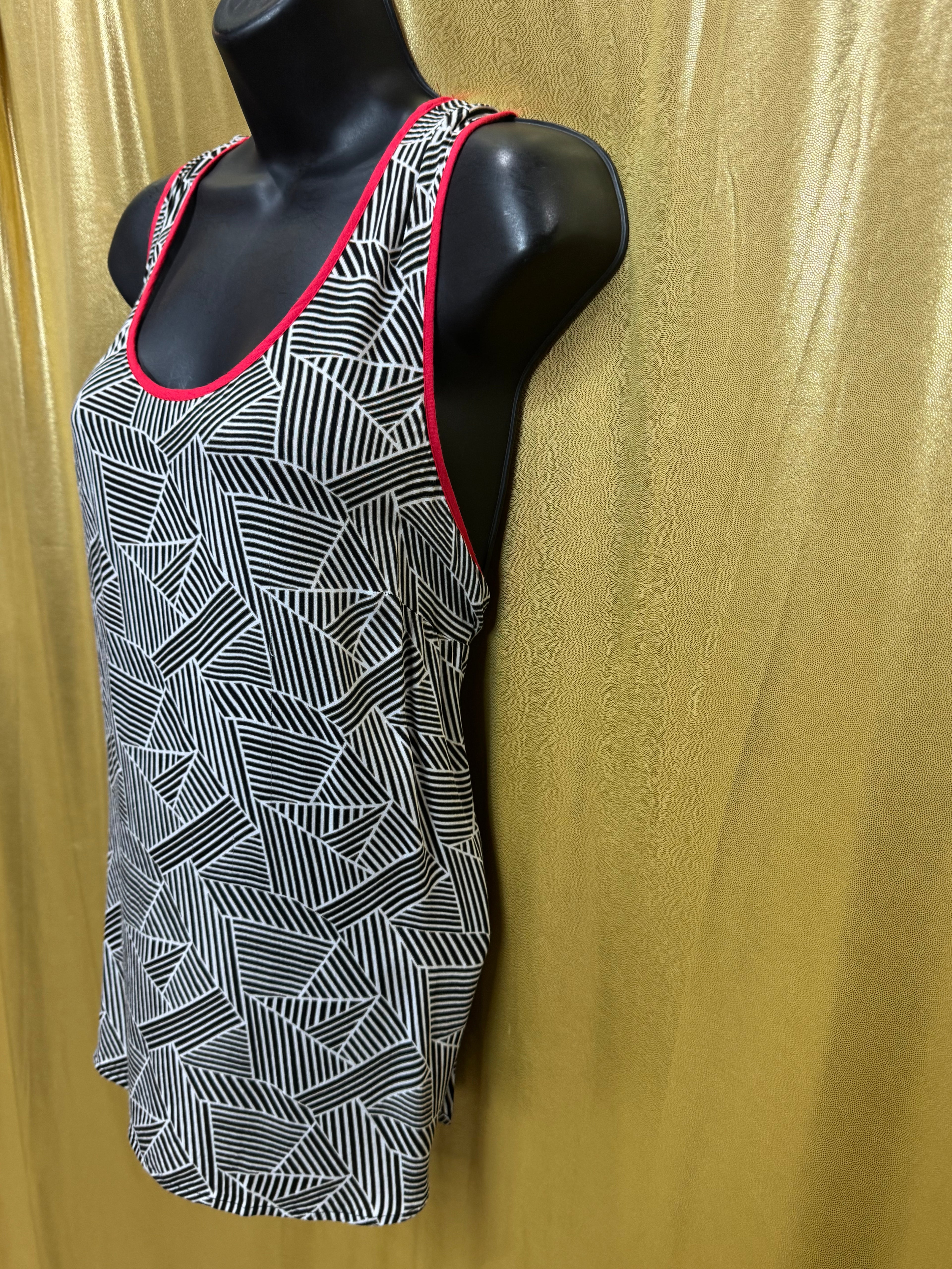 DR2 Geometric Print Tank Top Size L Black White Red Trim