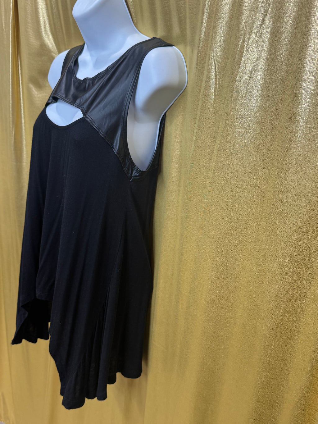 Siren Lily Faux Leather Cutout Tunic Tank Top | Exposed Zipper Back, Size Large