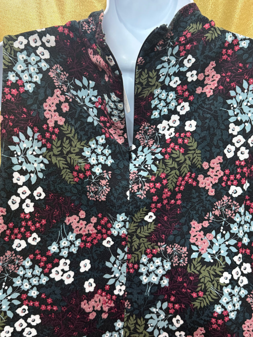 LOFT Mock Neck Floral Sleeveless Top Cover - Size Large Zipper Back Stretch Knit