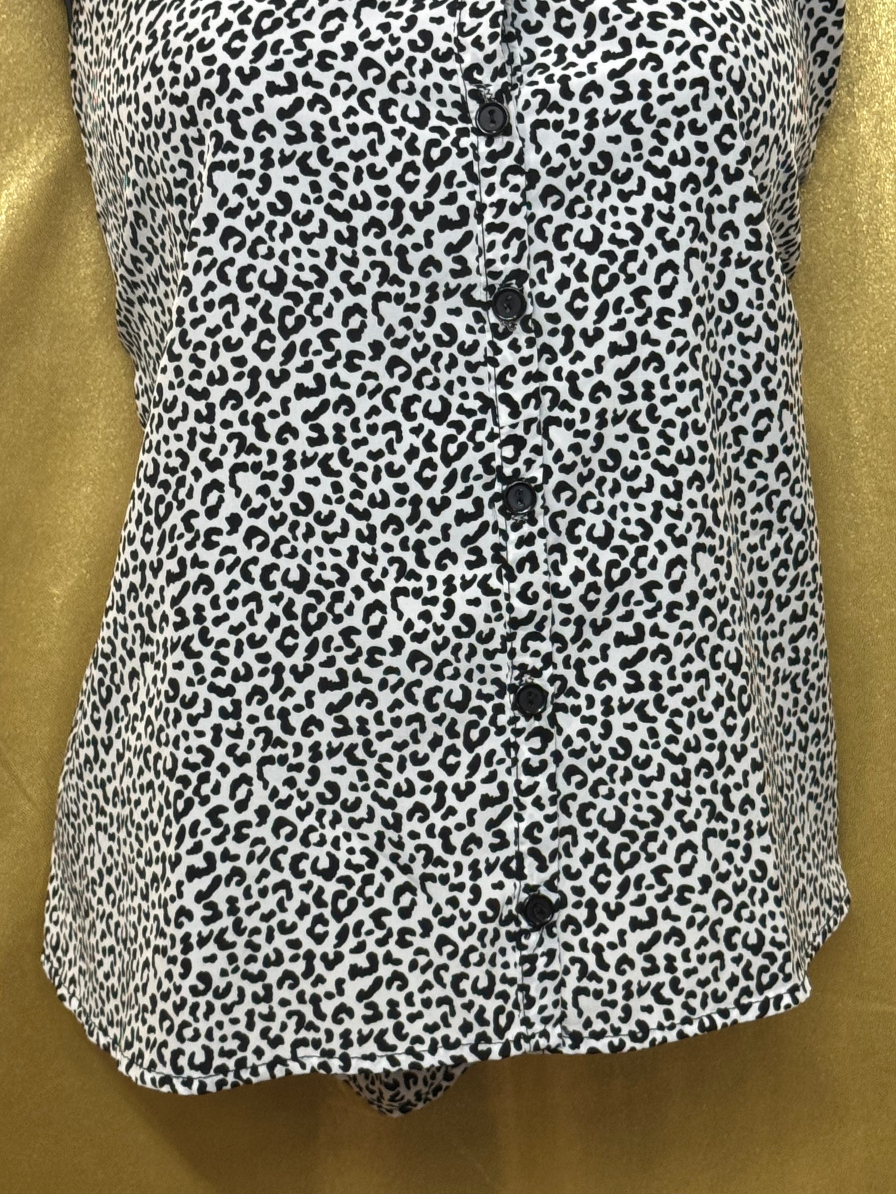 Soprano Leopard Print Sleeveless V-Neck Button-Up Blouse XL