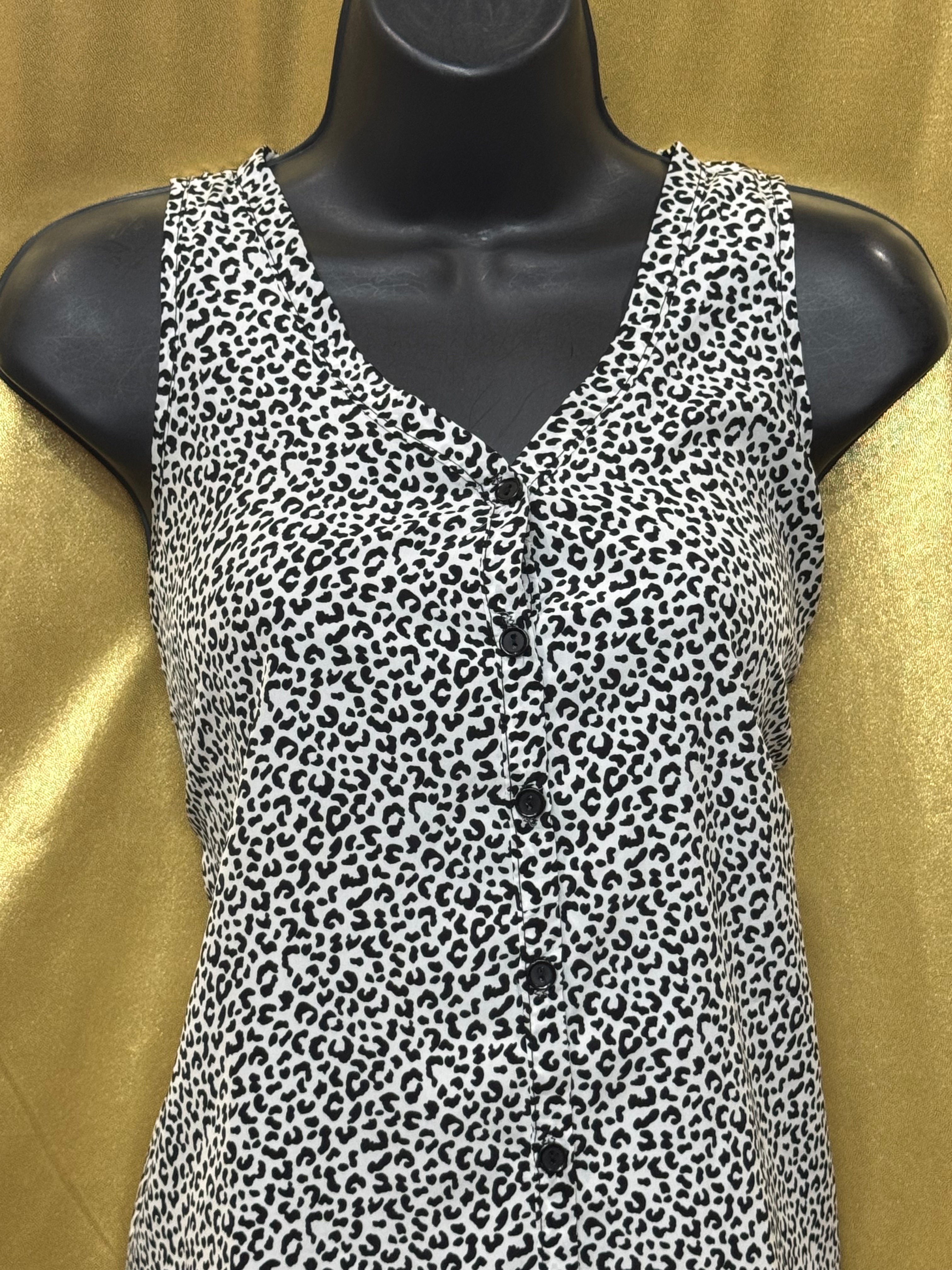 Soprano Leopard Print Sleeveless V-Neck Button-Up Blouse XL