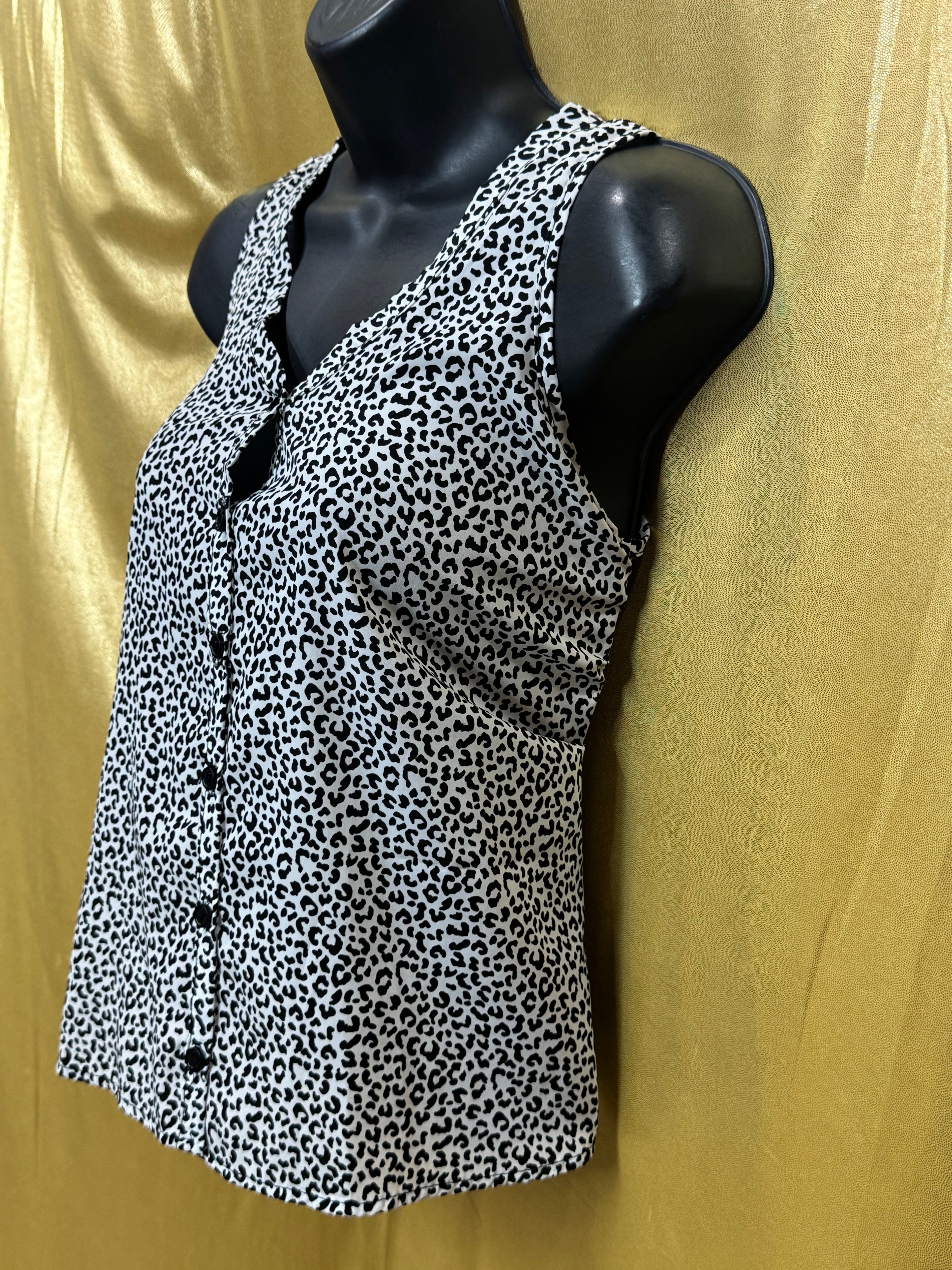 Soprano Leopard Print Sleeveless V-Neck Button-Up Blouse XL