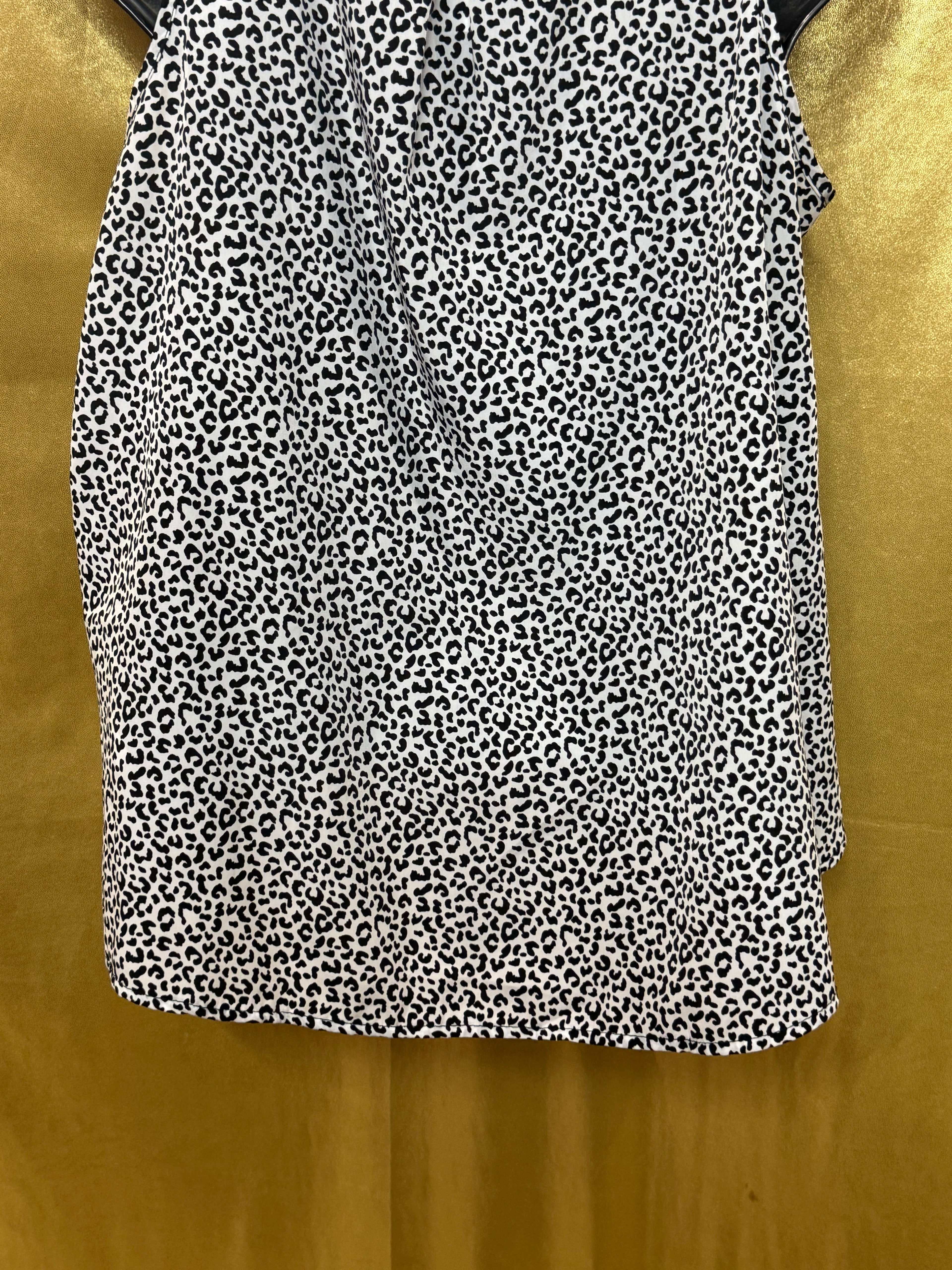 Soprano Leopard Print Sleeveless V-Neck Button-Up Blouse XL