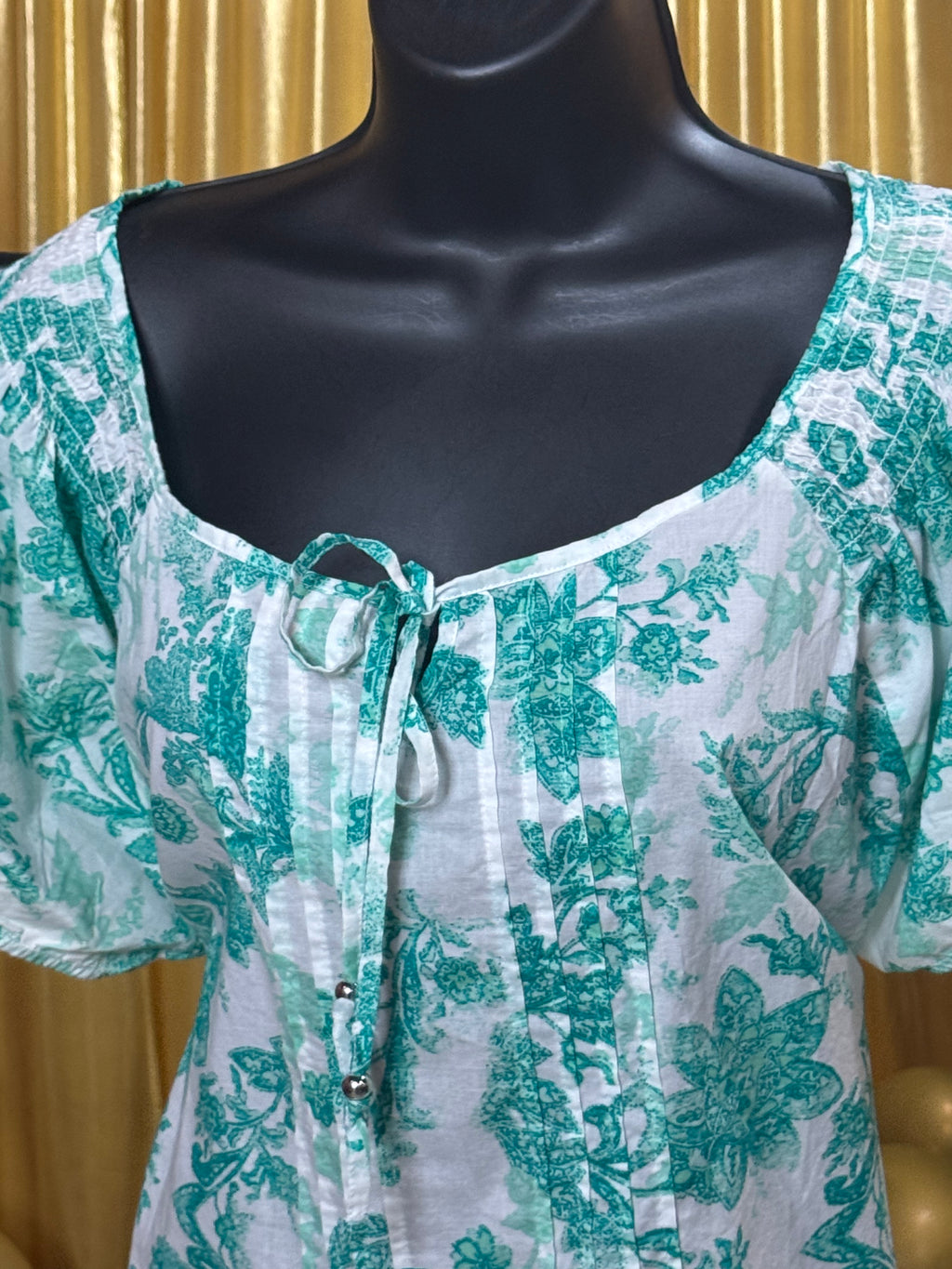 Fresh White & Green Floral Blouse Size XL